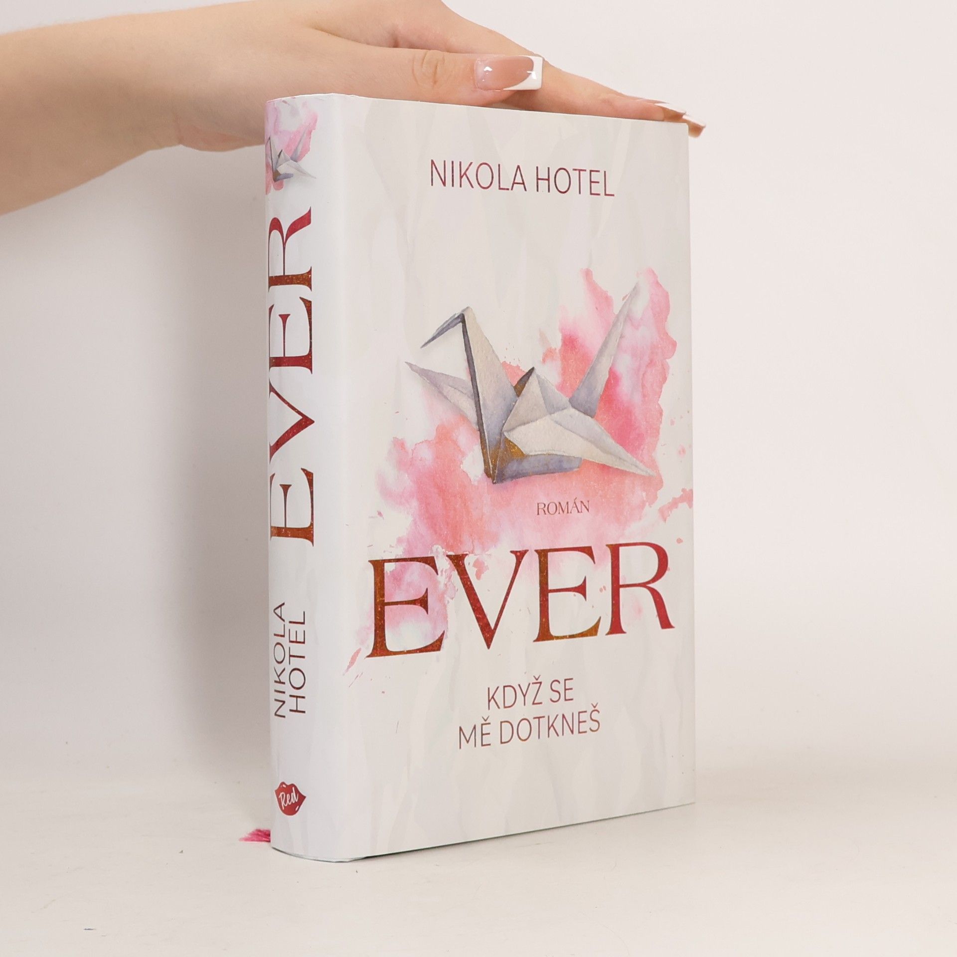 Nikola Hotel Ever : když se mě dotkneš