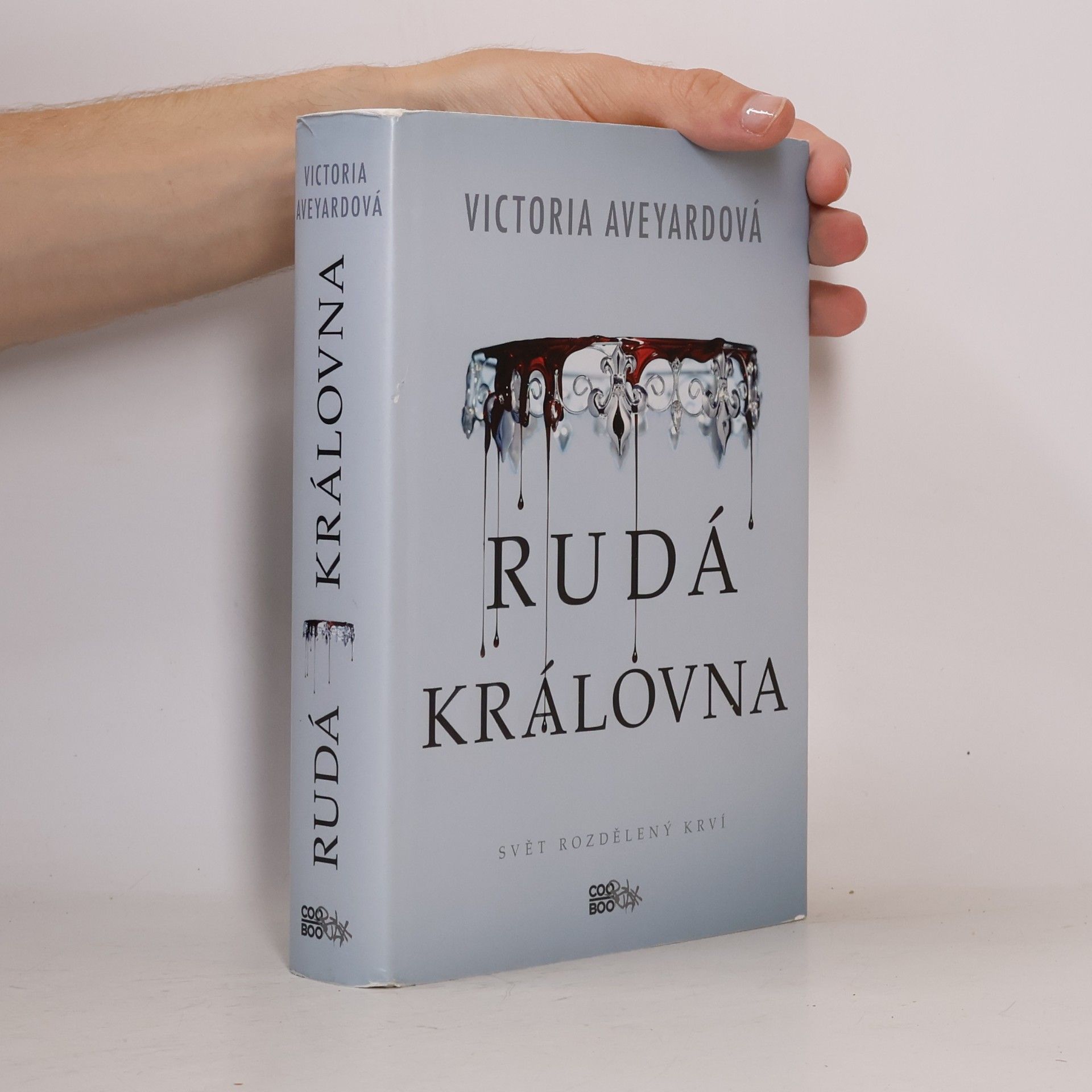 Victoria Aveyard Rudá královna. 1. díl