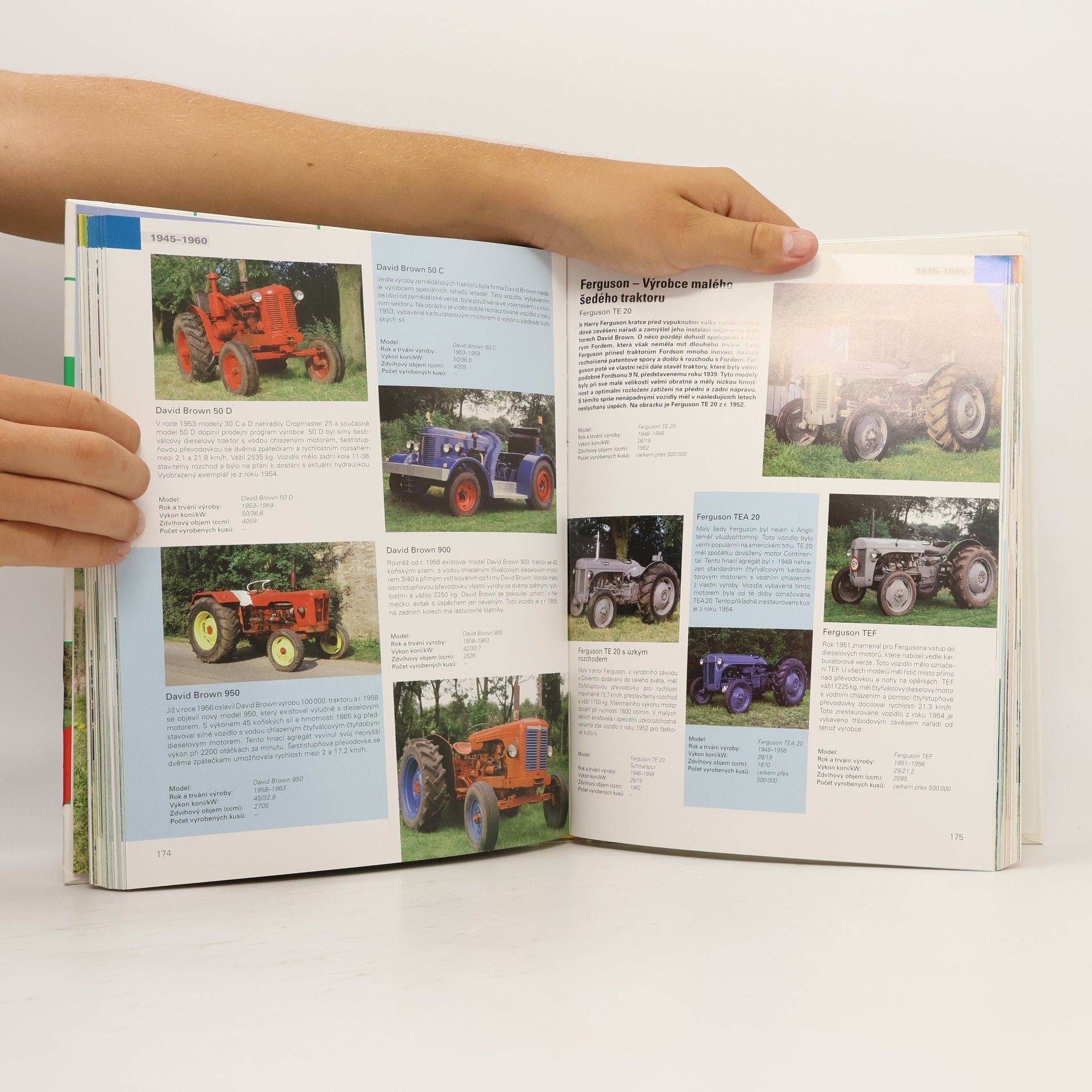 Autorenkollektiv 1000 traktorů : dějiny, klasika, technika