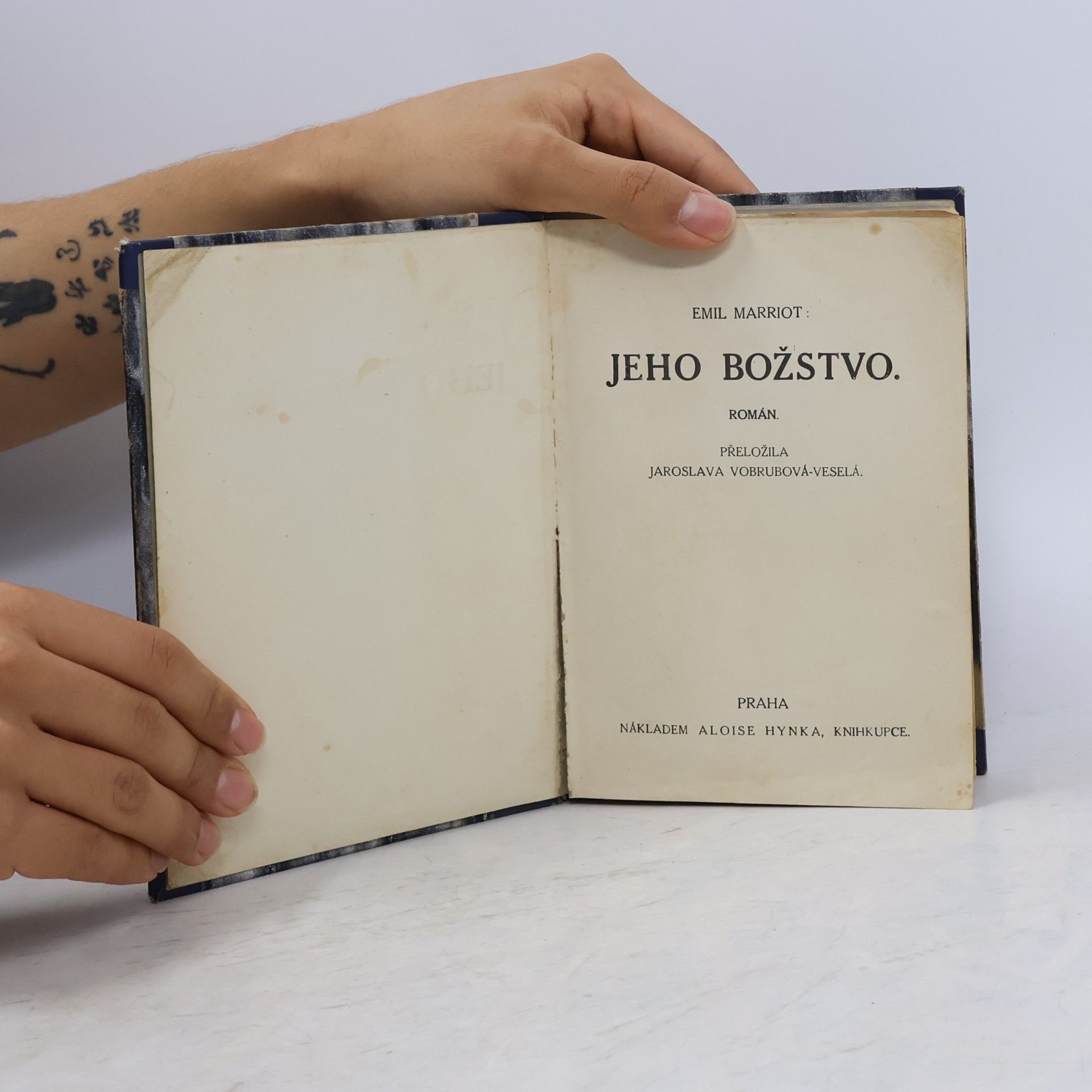 Emil Marriot Jeho božstvo