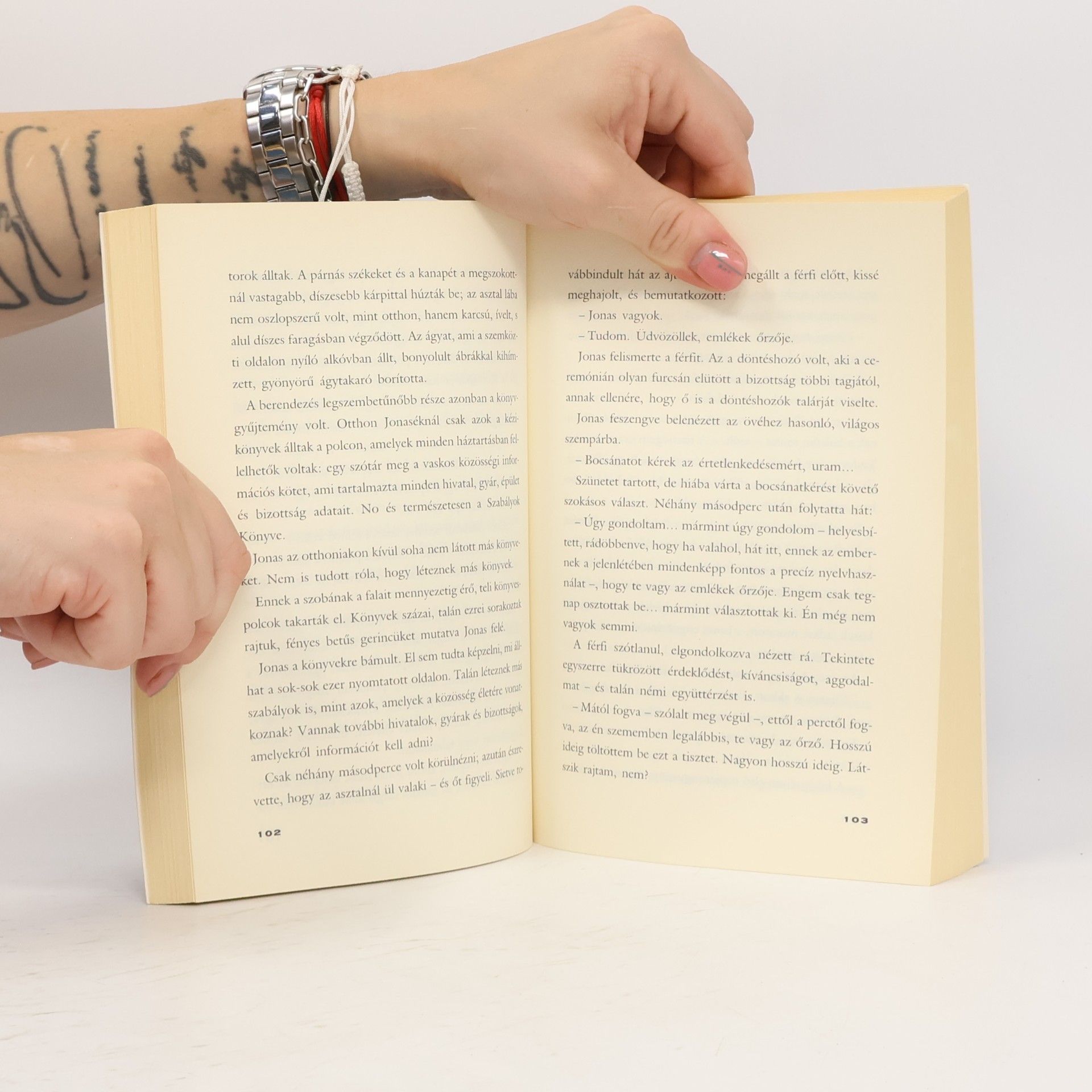 Lois Lowry Az emlékek őre