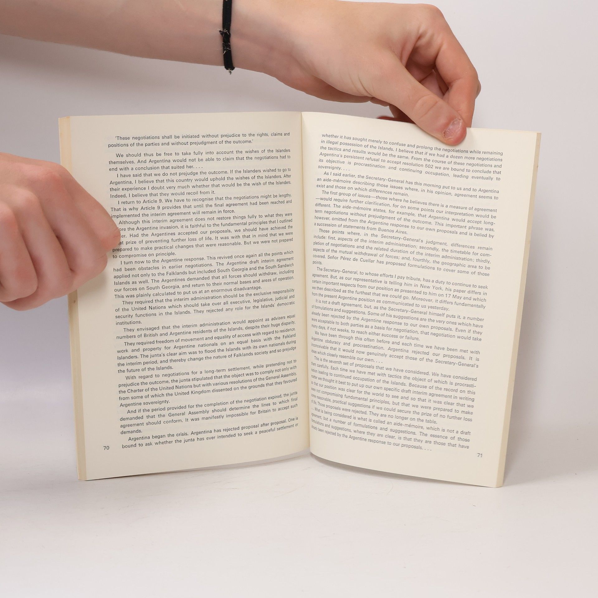 Kolektiv autorů Britain and the Falklands crisis