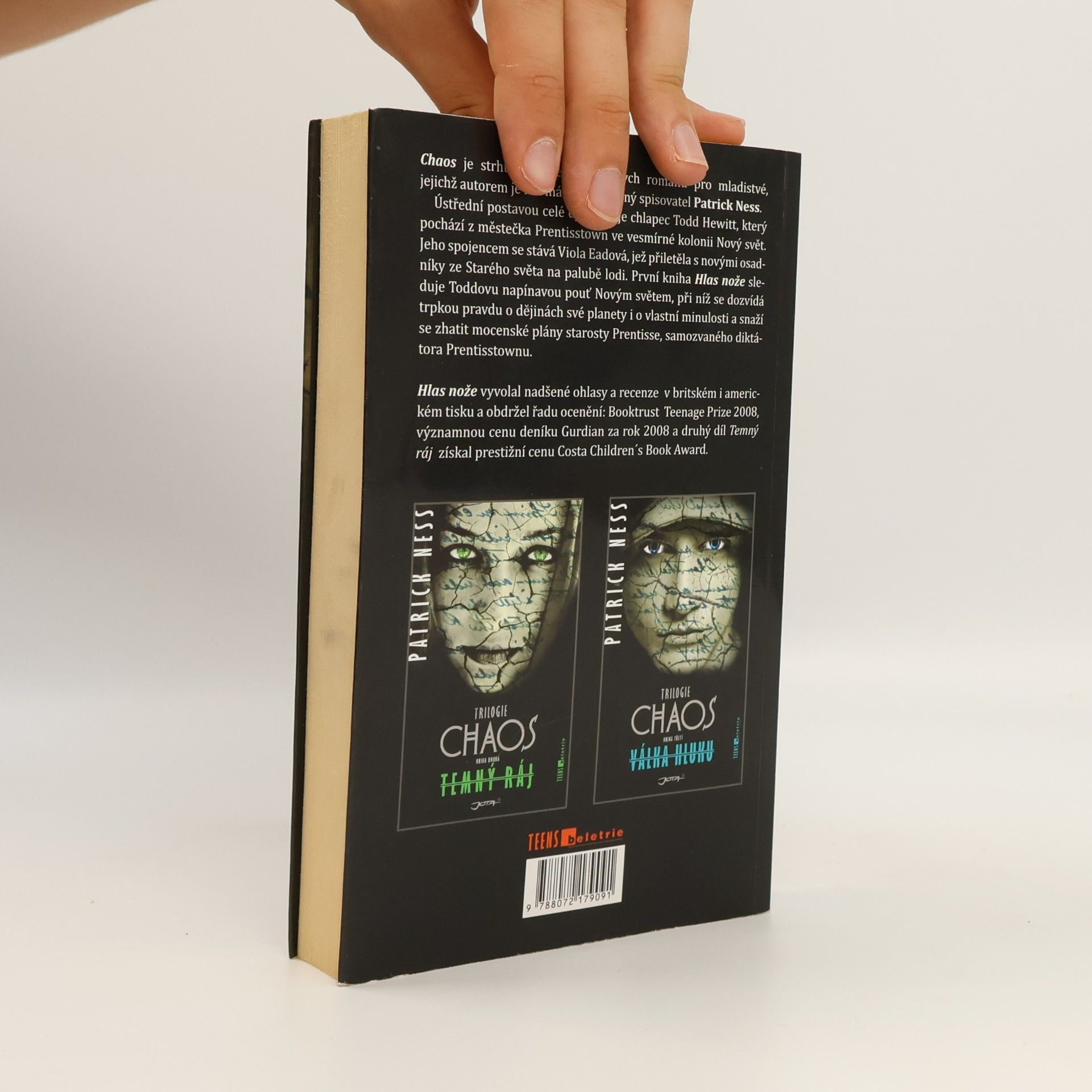Patrick Ness Chaos. Kniha první. Hlas nože
