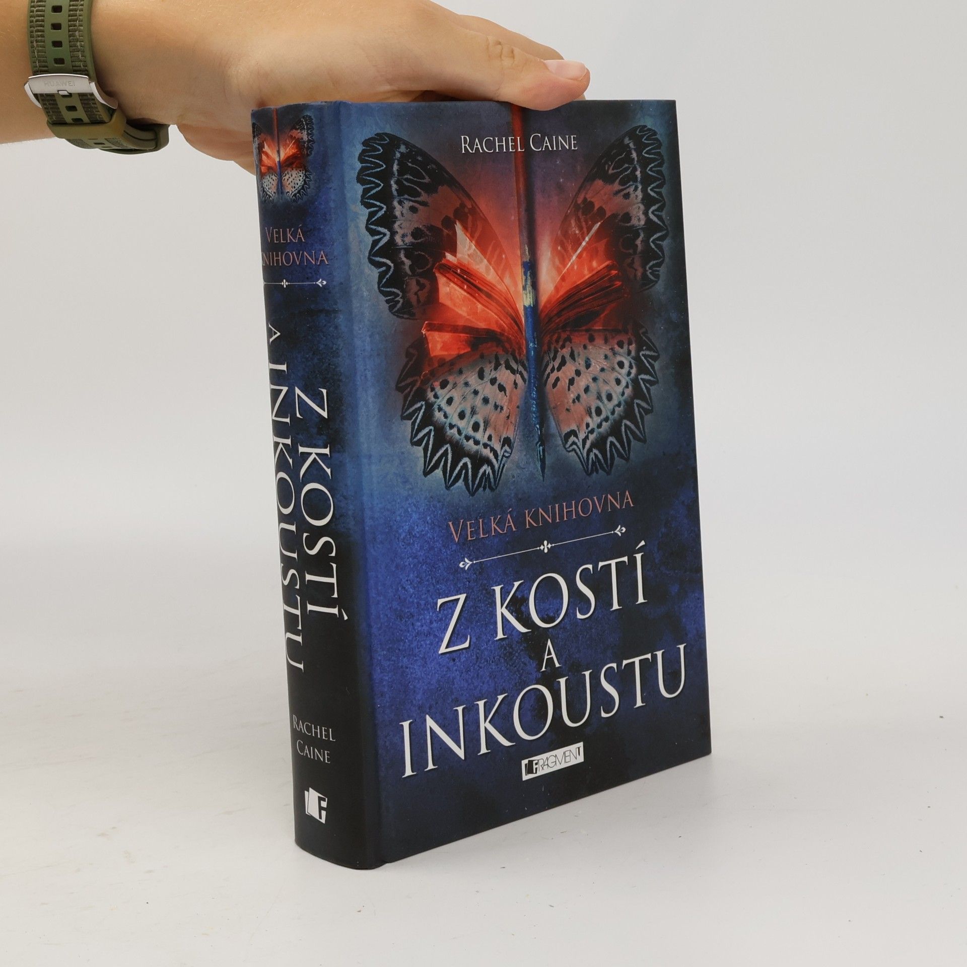 Rachel Caine Velká knihovna. Z kostí a inkoustu