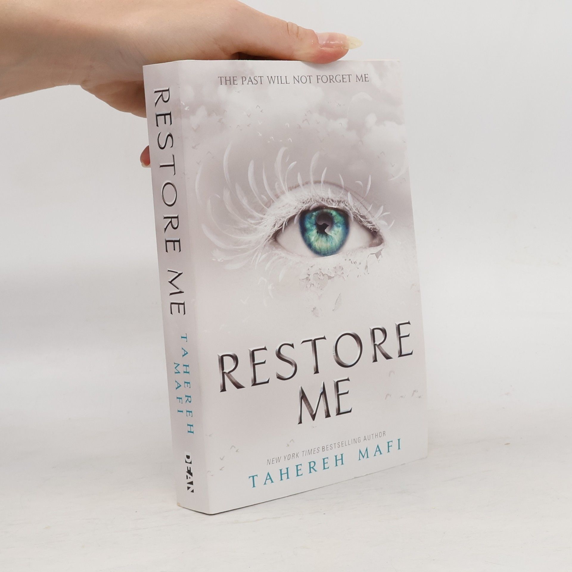 Tahereh Mafi Restore me