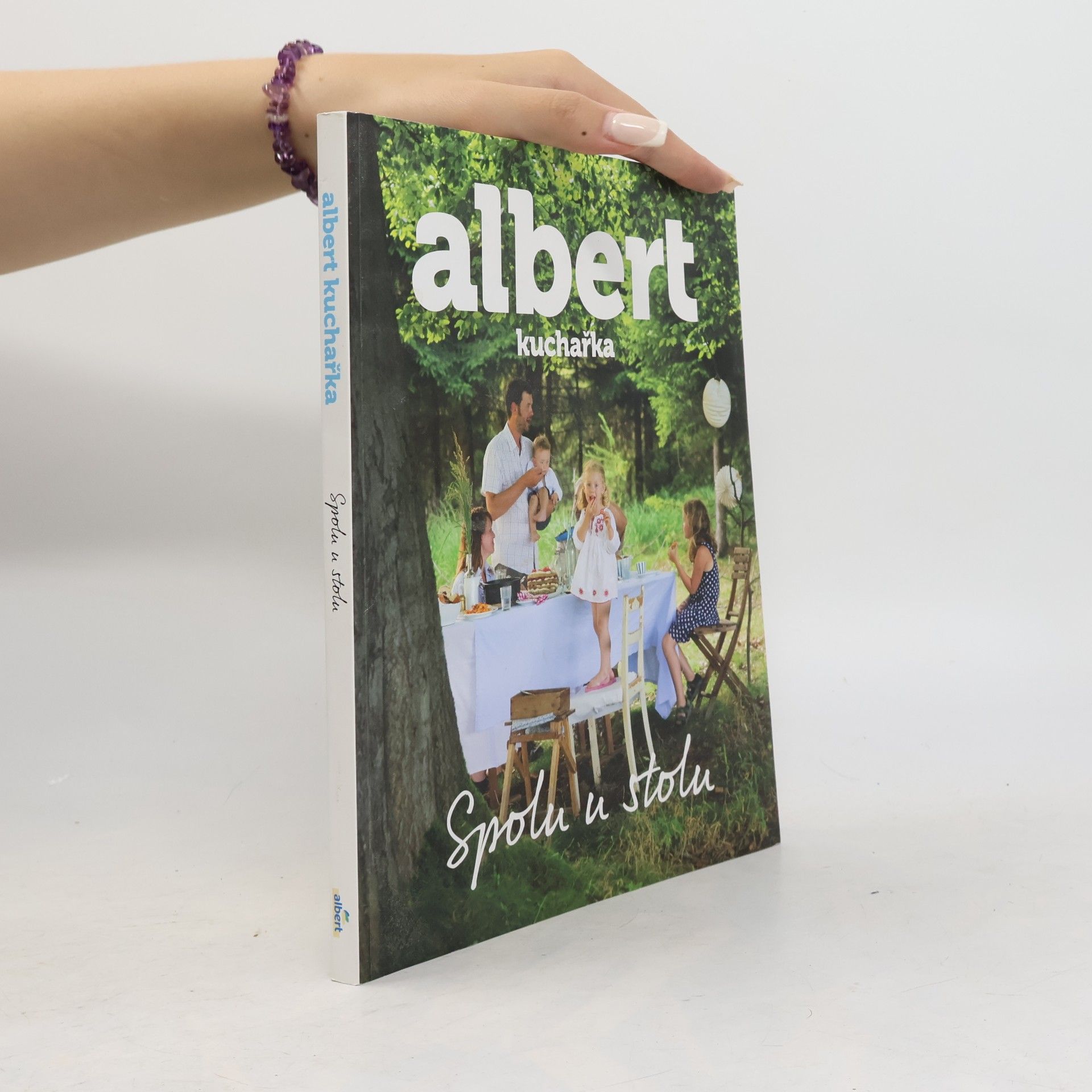 kolektiv Albert kuchařka. Spolu u stolu