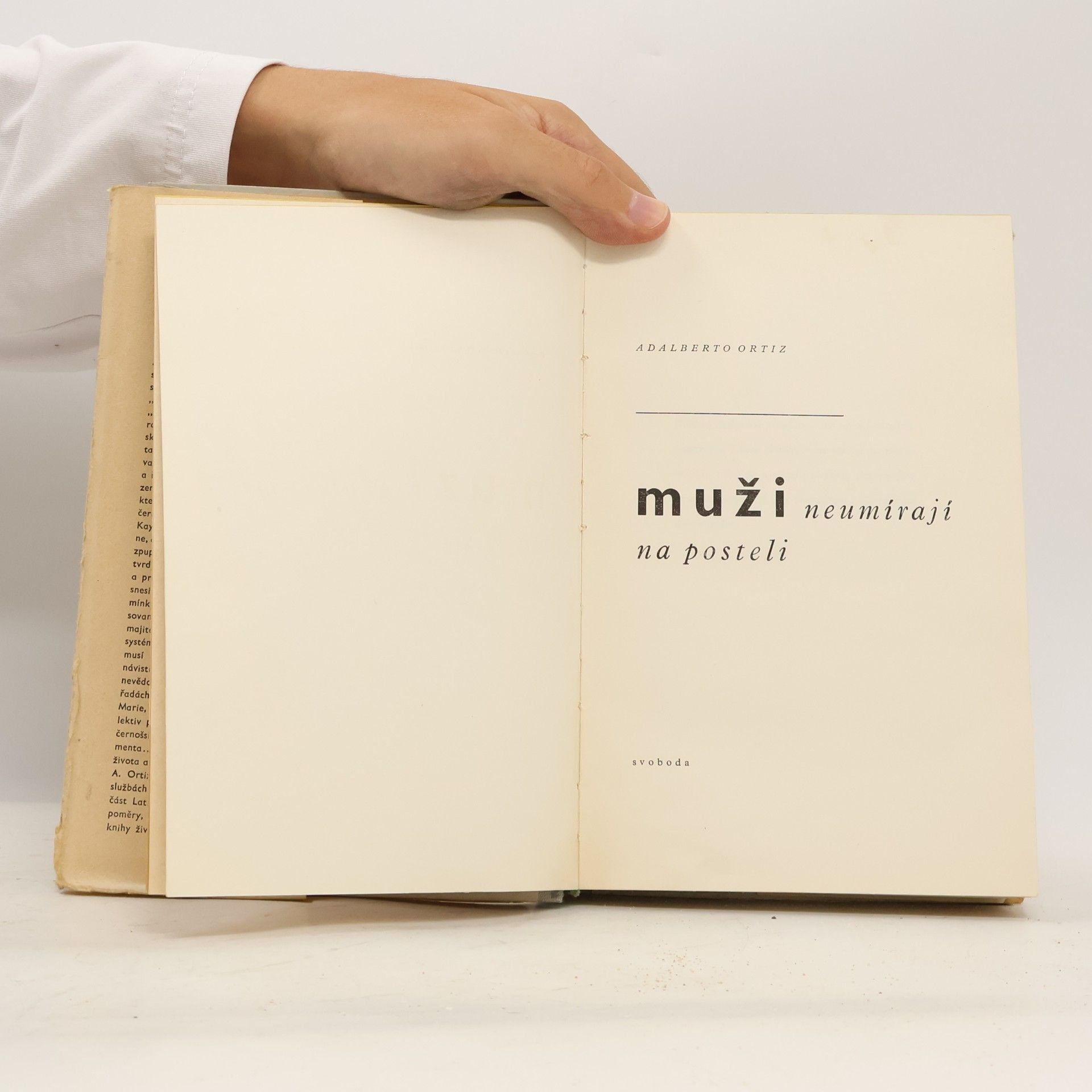 Adalberto Ortiz Muži neumírají na posteli