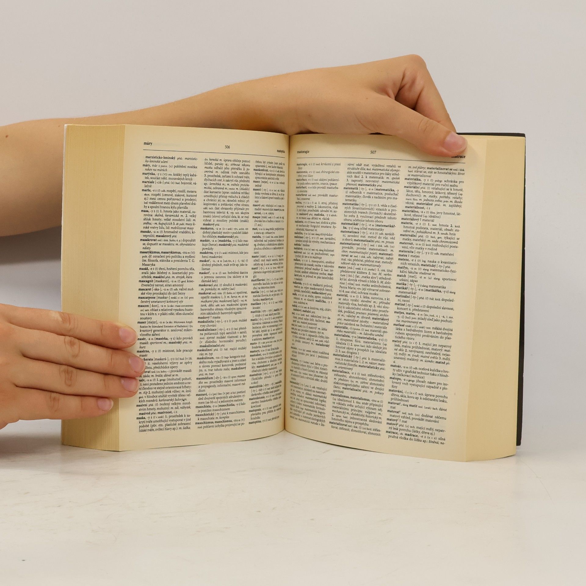 Jiří Kraus Nový akademický slovník cizích slov A-Ž. Studentské vydání
