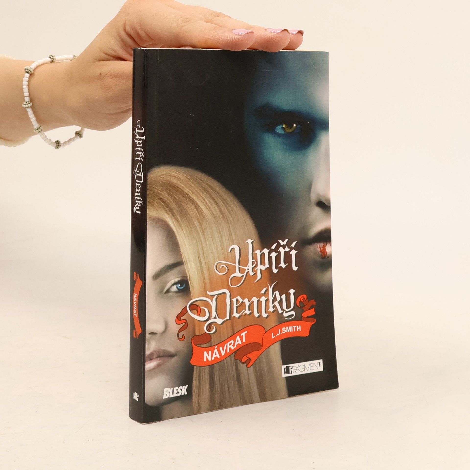 L. J. Smithová  Upíří deníky. Návrat