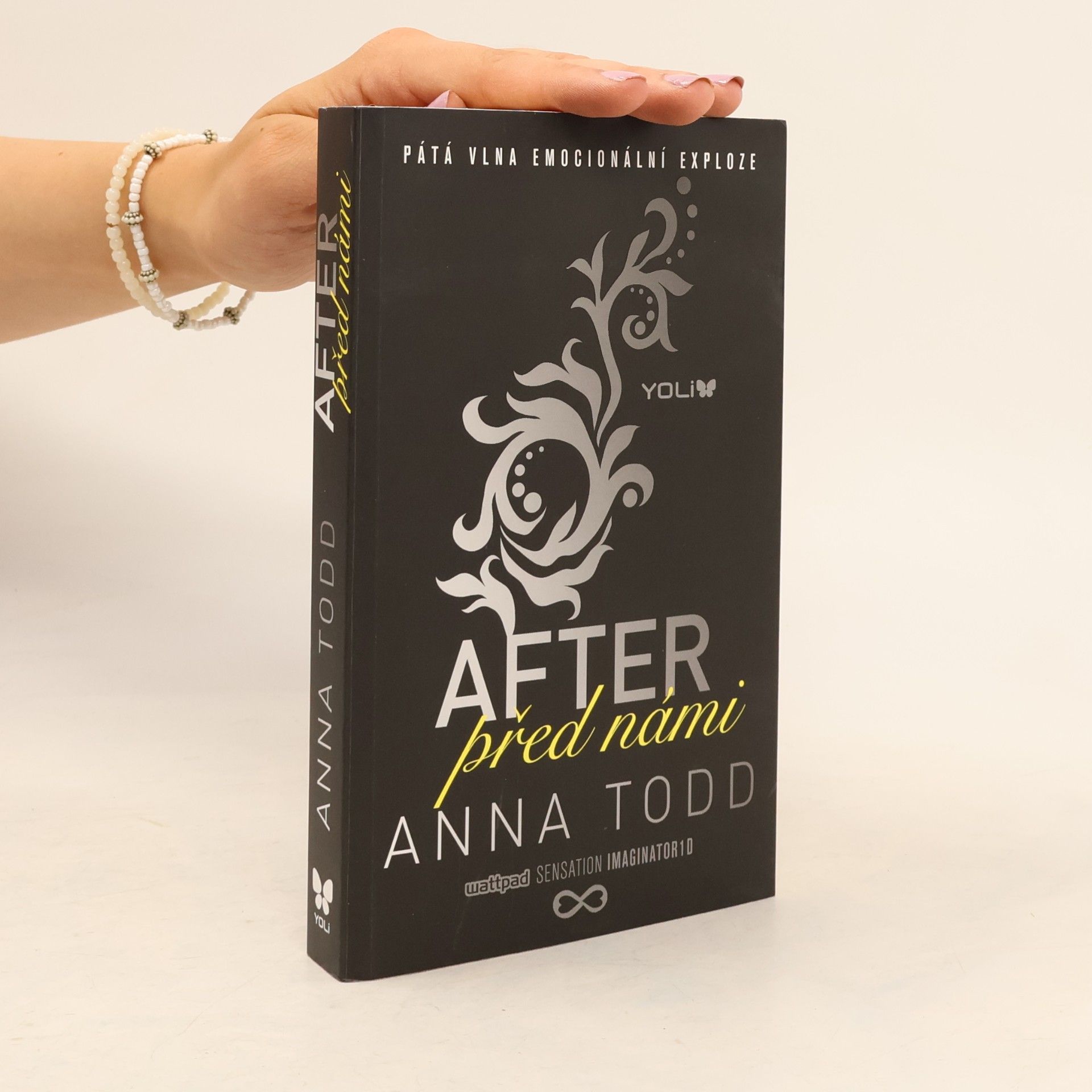 Anna Todd After 5. Před námi