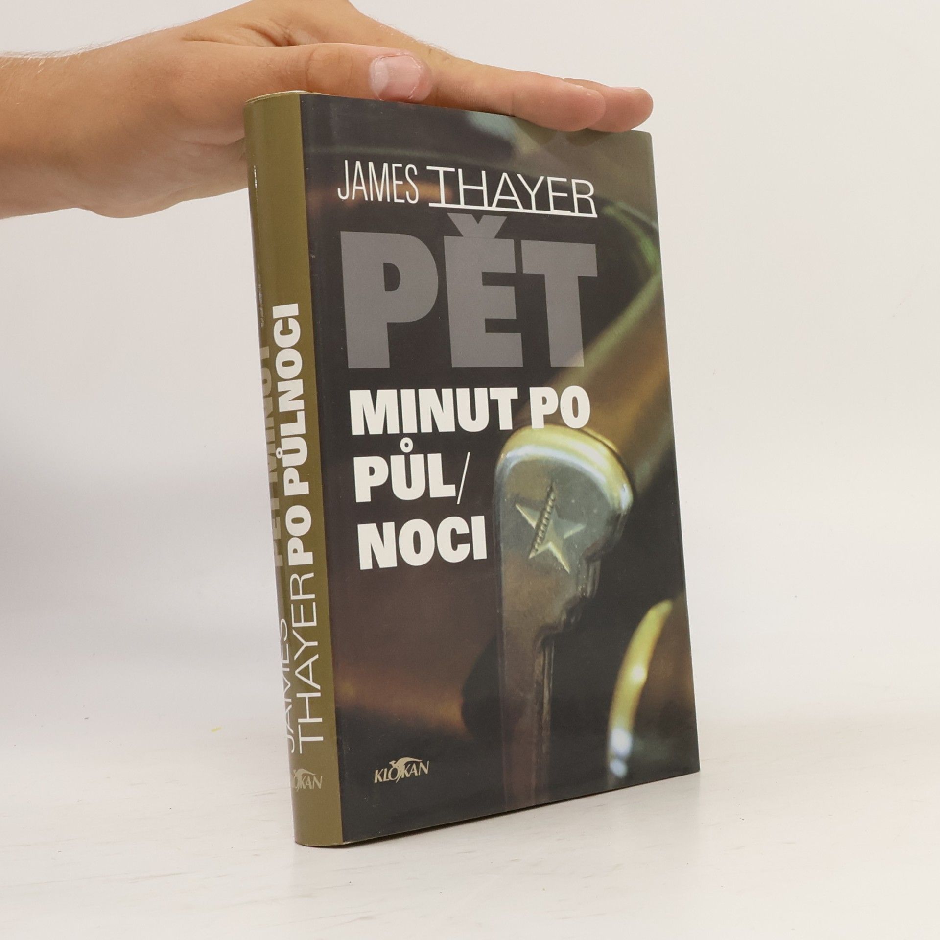 James Stewart Thayer Pět minut po půlnoci