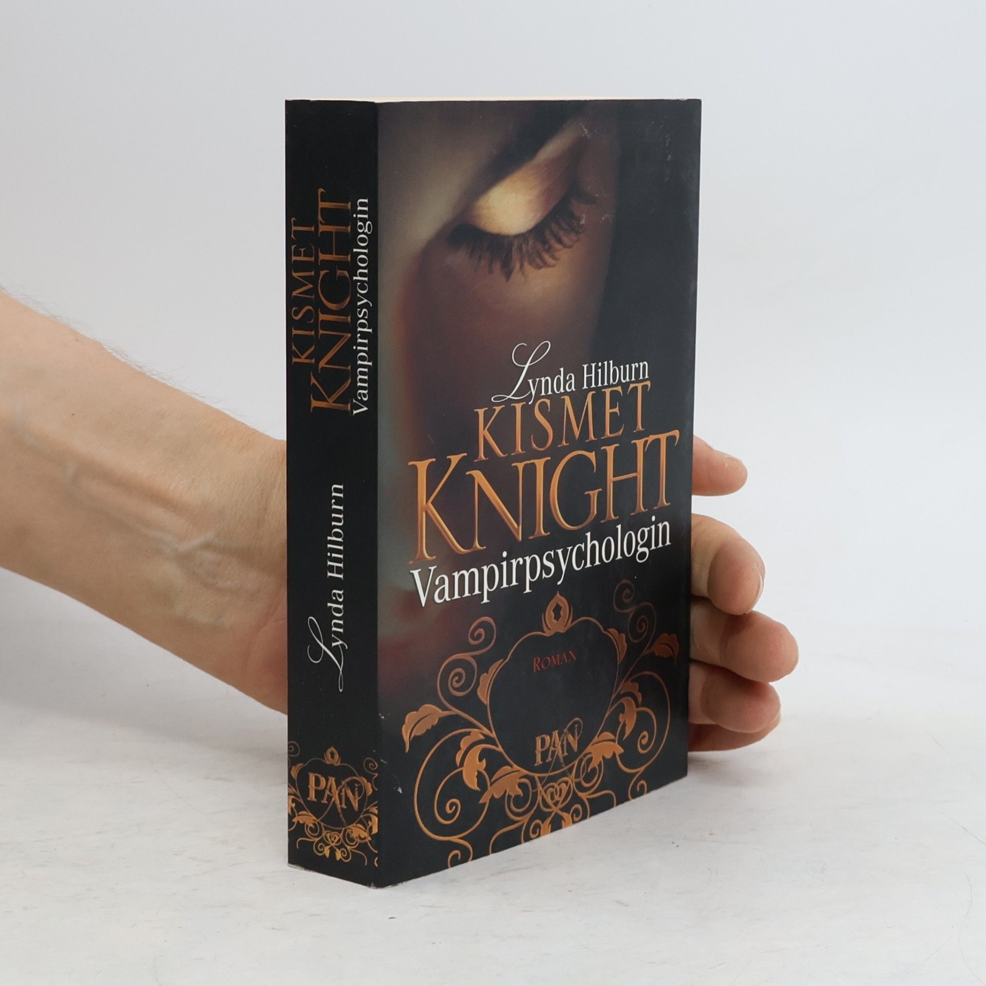 Lynda Hilburn Kismet Knight, Vampirpsychologin