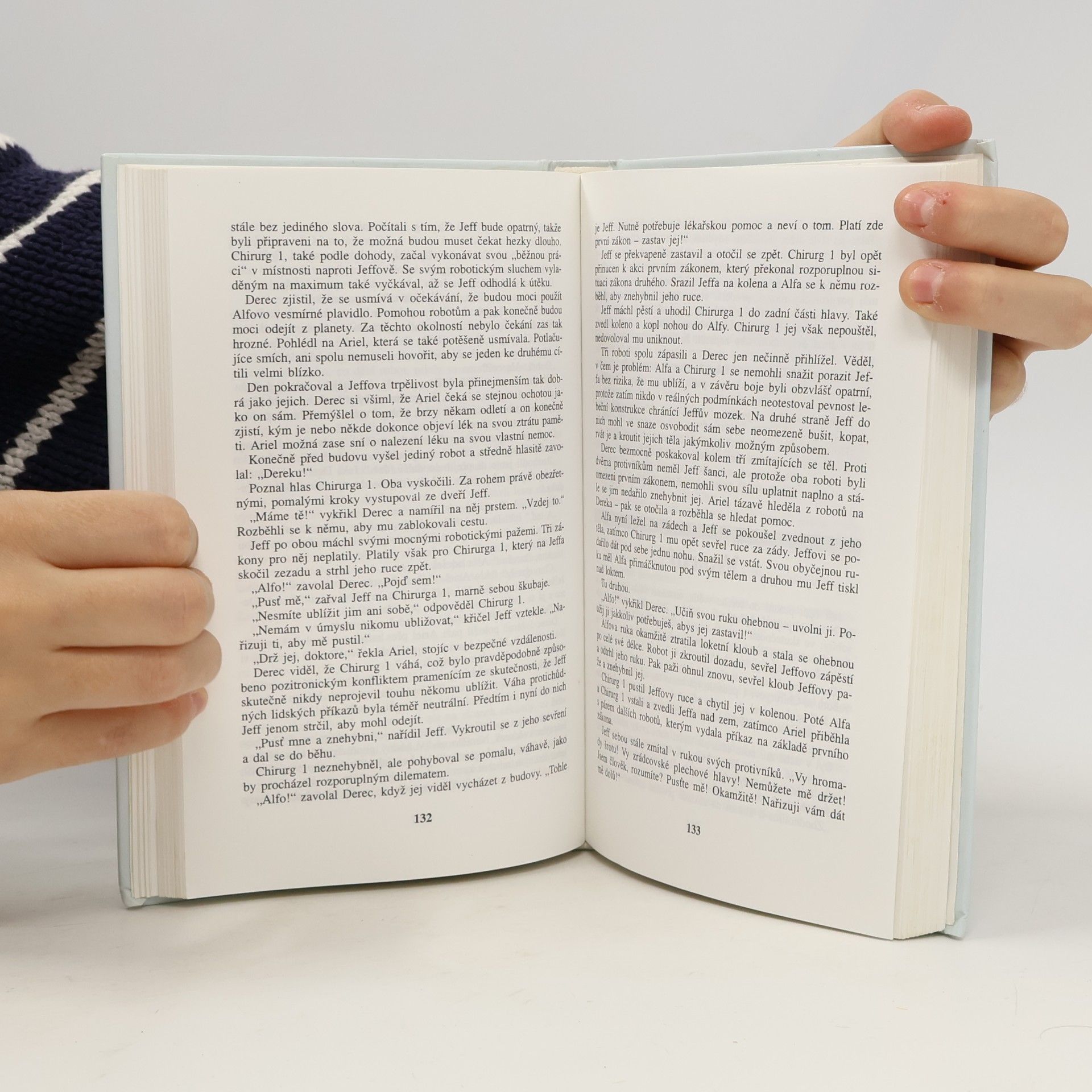 Various authors Robouniversum Isaaca Asimova, Kyborg, Zázrak. 3.