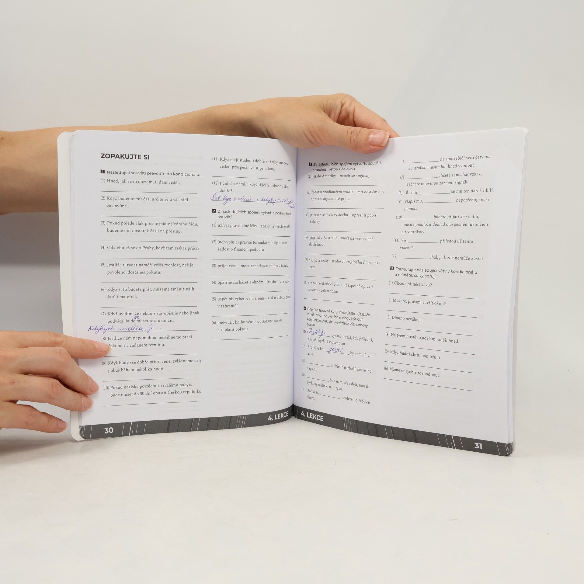 Darina Hradilová Czech it up! 5 : čeština pro cizince : úroveň C1 : cvičebnice = Czech for foreigners : level C1 : workbook