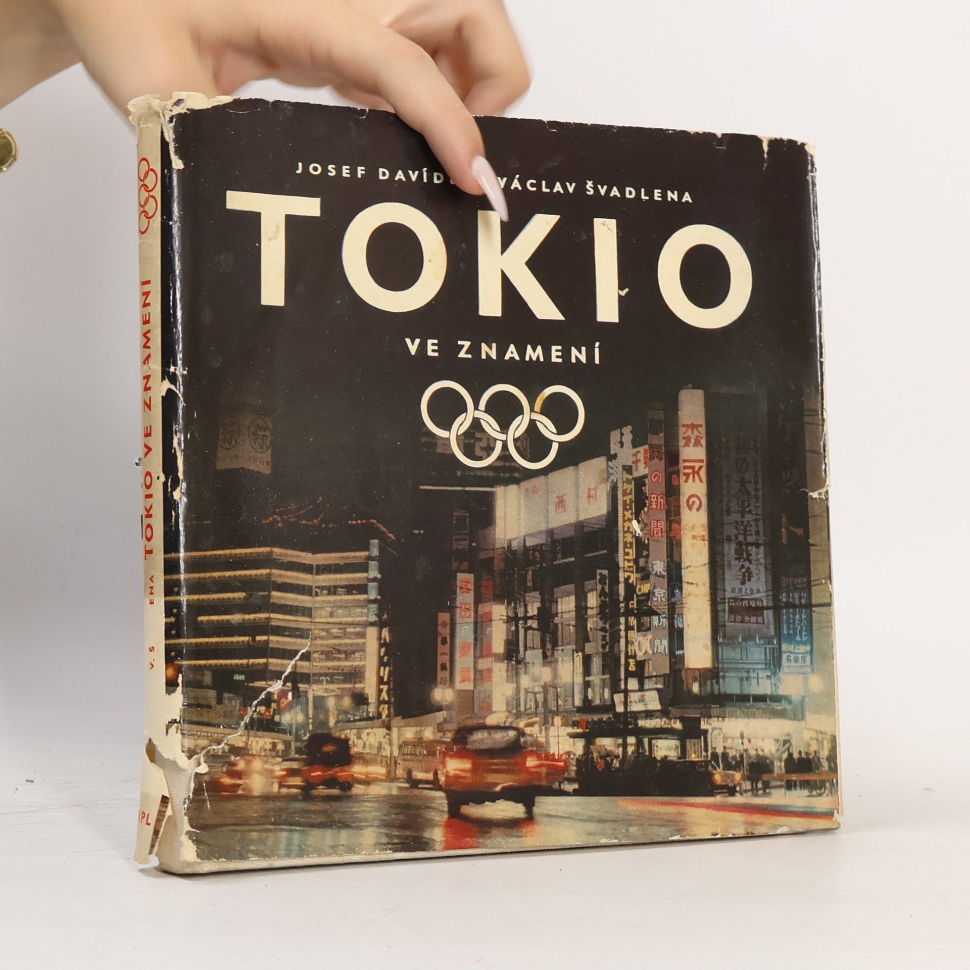 Josef Davídek Tokio ve znamení olympijských kruhů