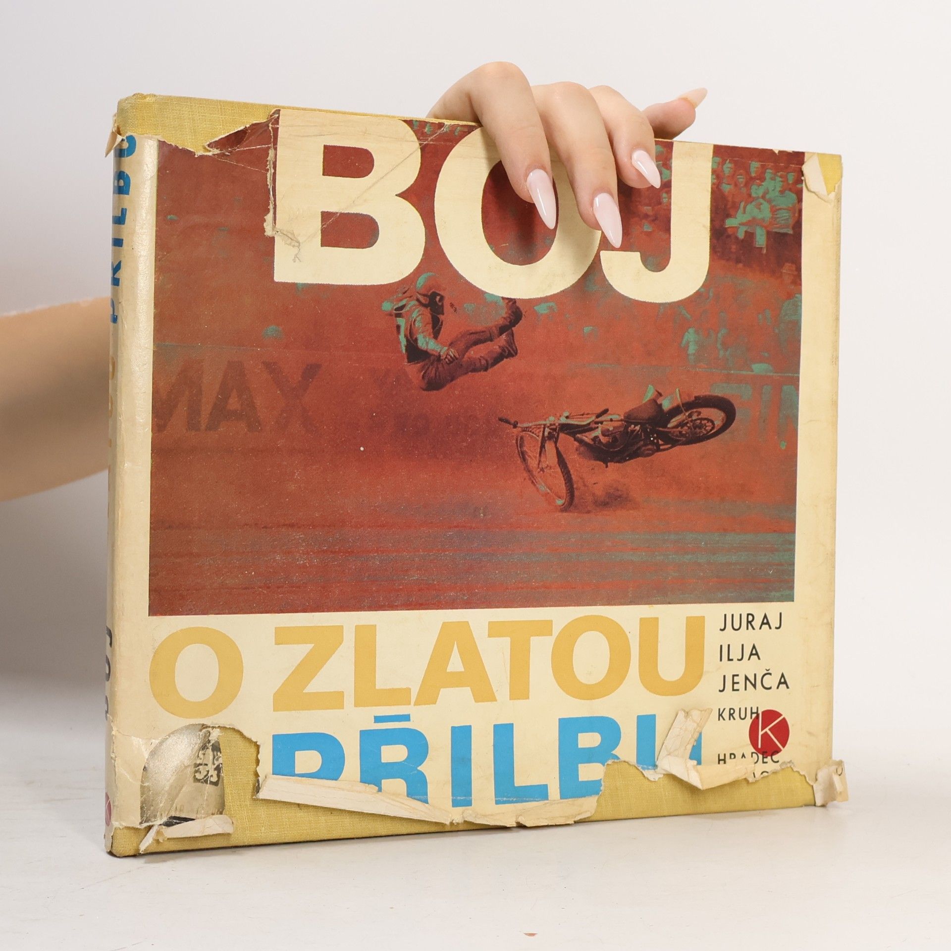 Boj o zlatou přilbu