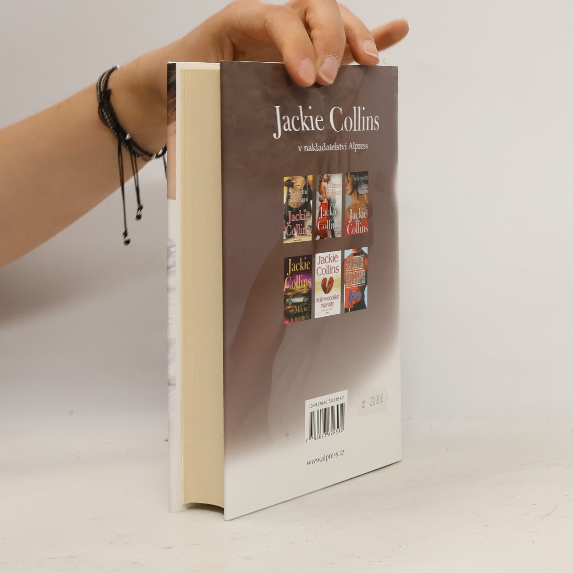 Jackie Collins Naivní mrcha