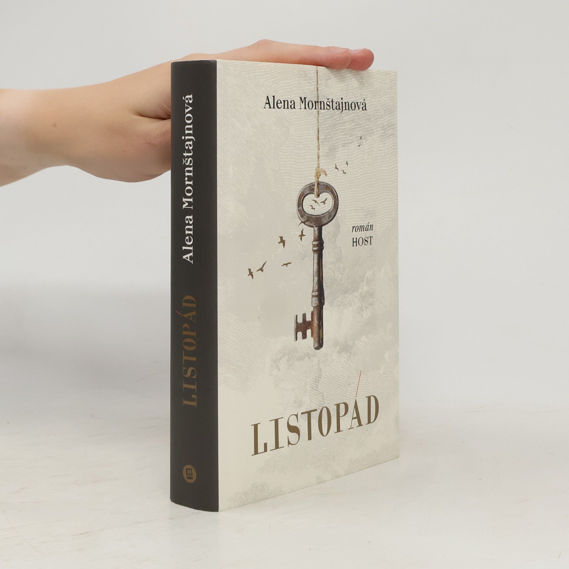 Alena Mornštajnová Listopád