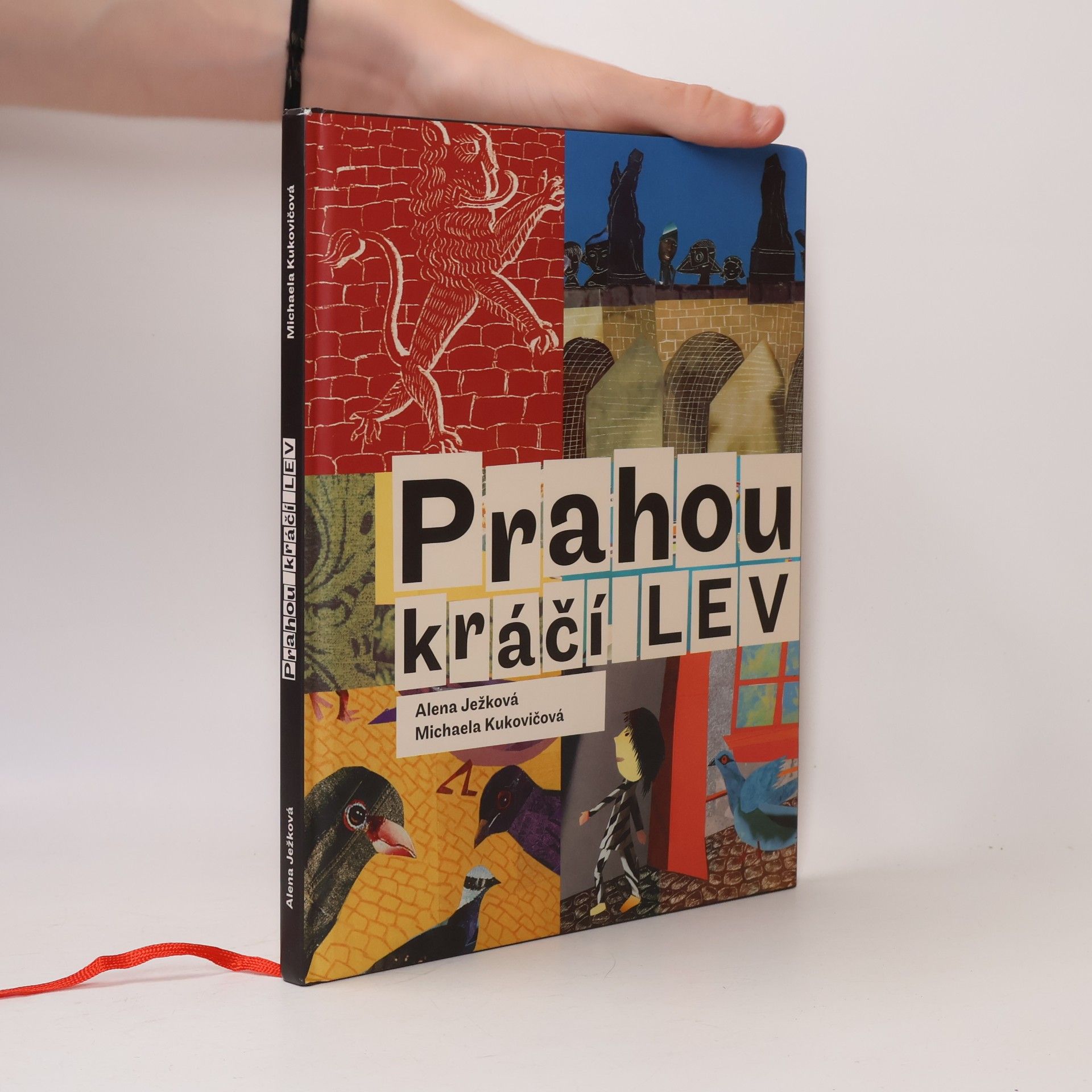 Michaela Kukovičová Prahou kráčí lev