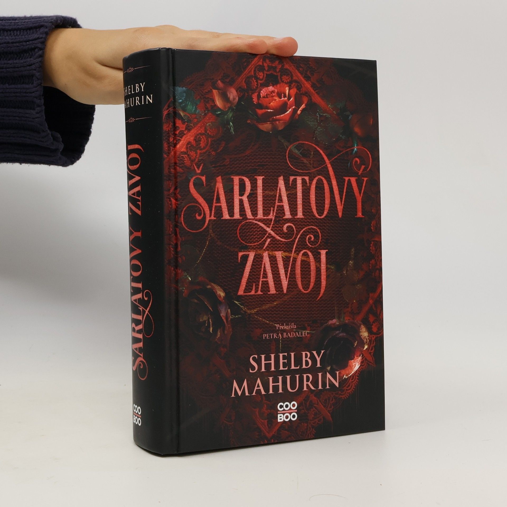 Shelby Mahurinová Šarlatový závoj