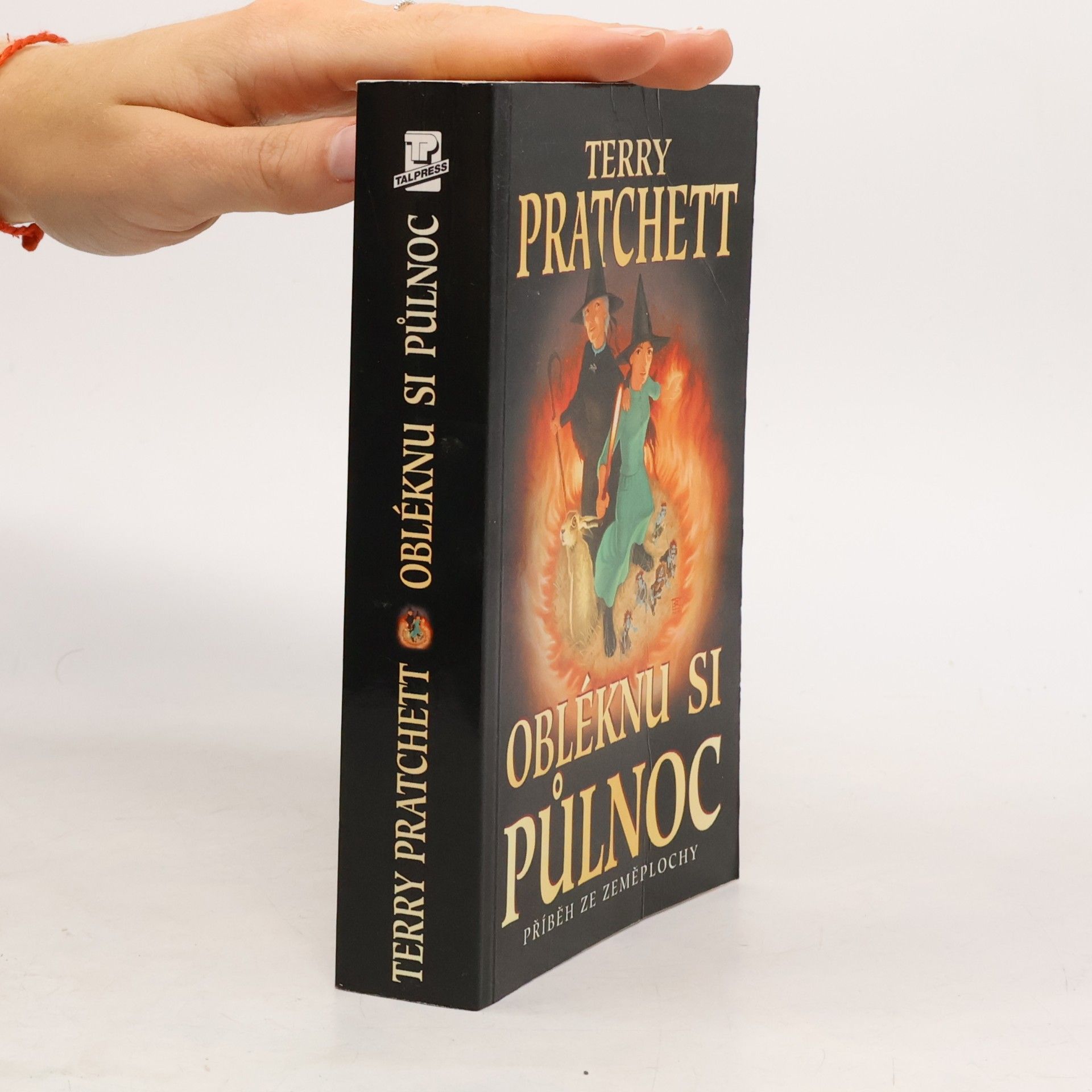 Terry Pratchett Obléknu si půlnoc