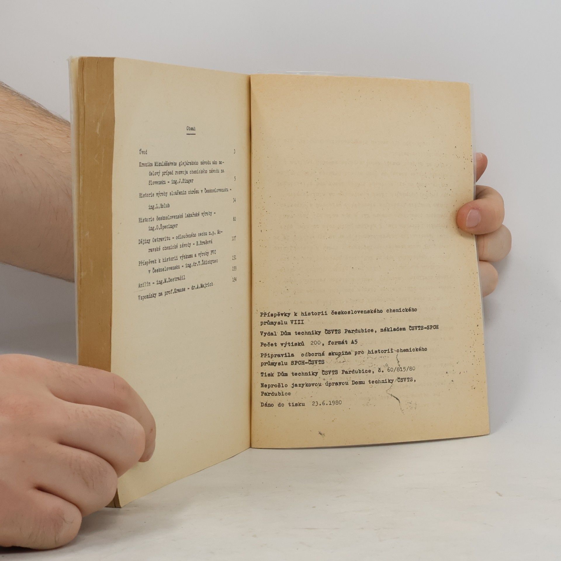 Various authors Příspěvky k historii československého chemického průmyslu