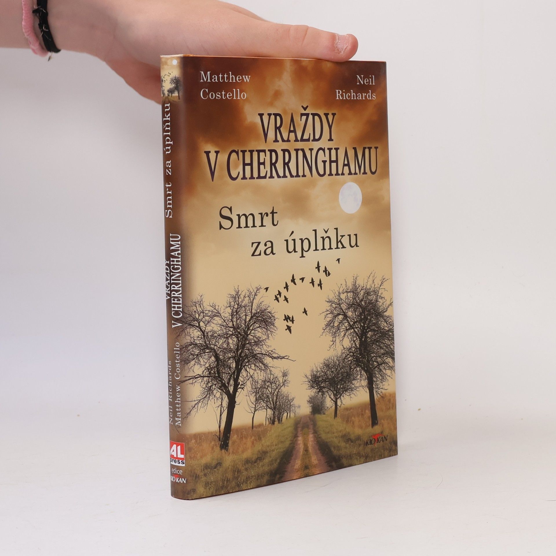 Neil Richards Vraždy v Cherringhamu. Smrt za úplňku