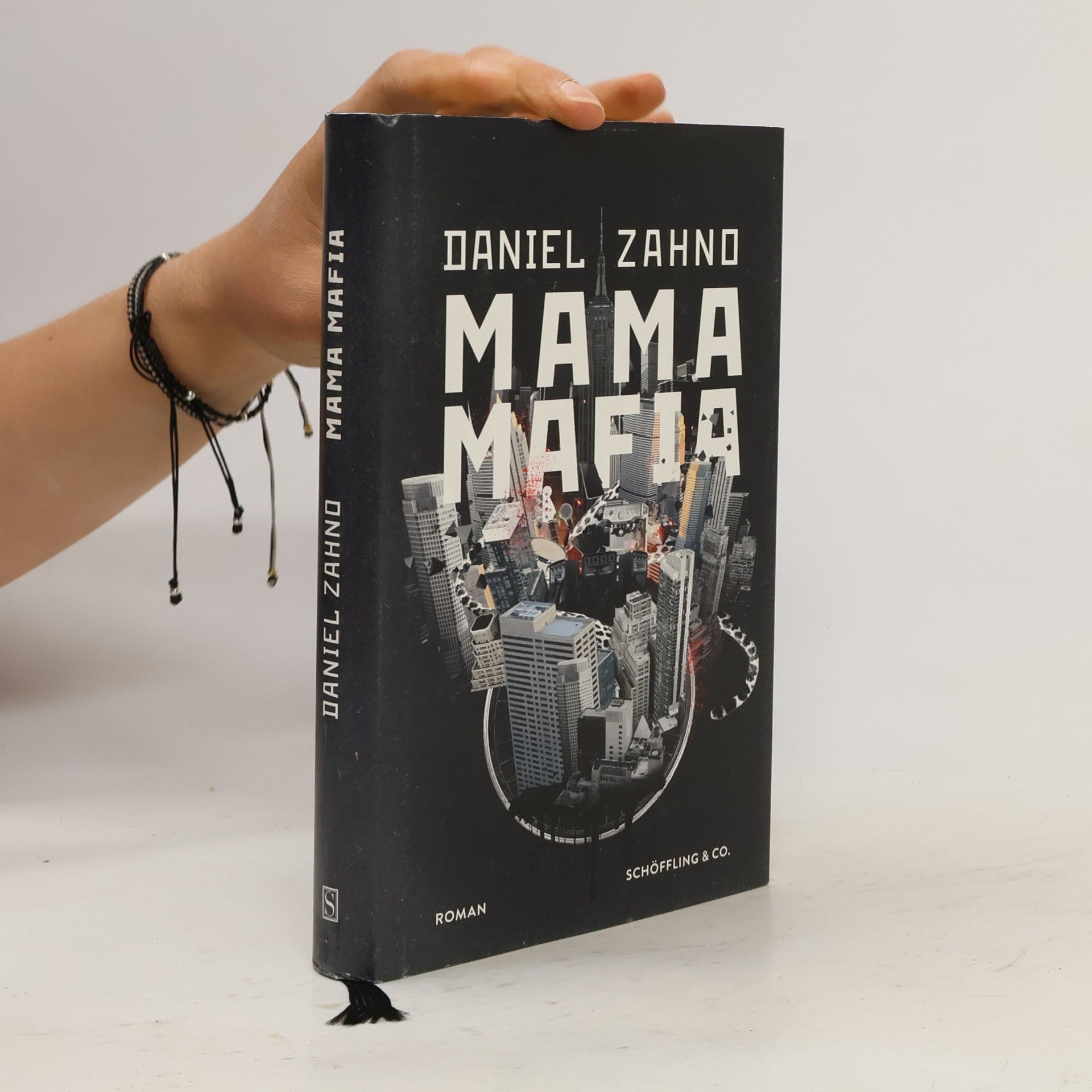 Daniel Zahno Mama Mafia
