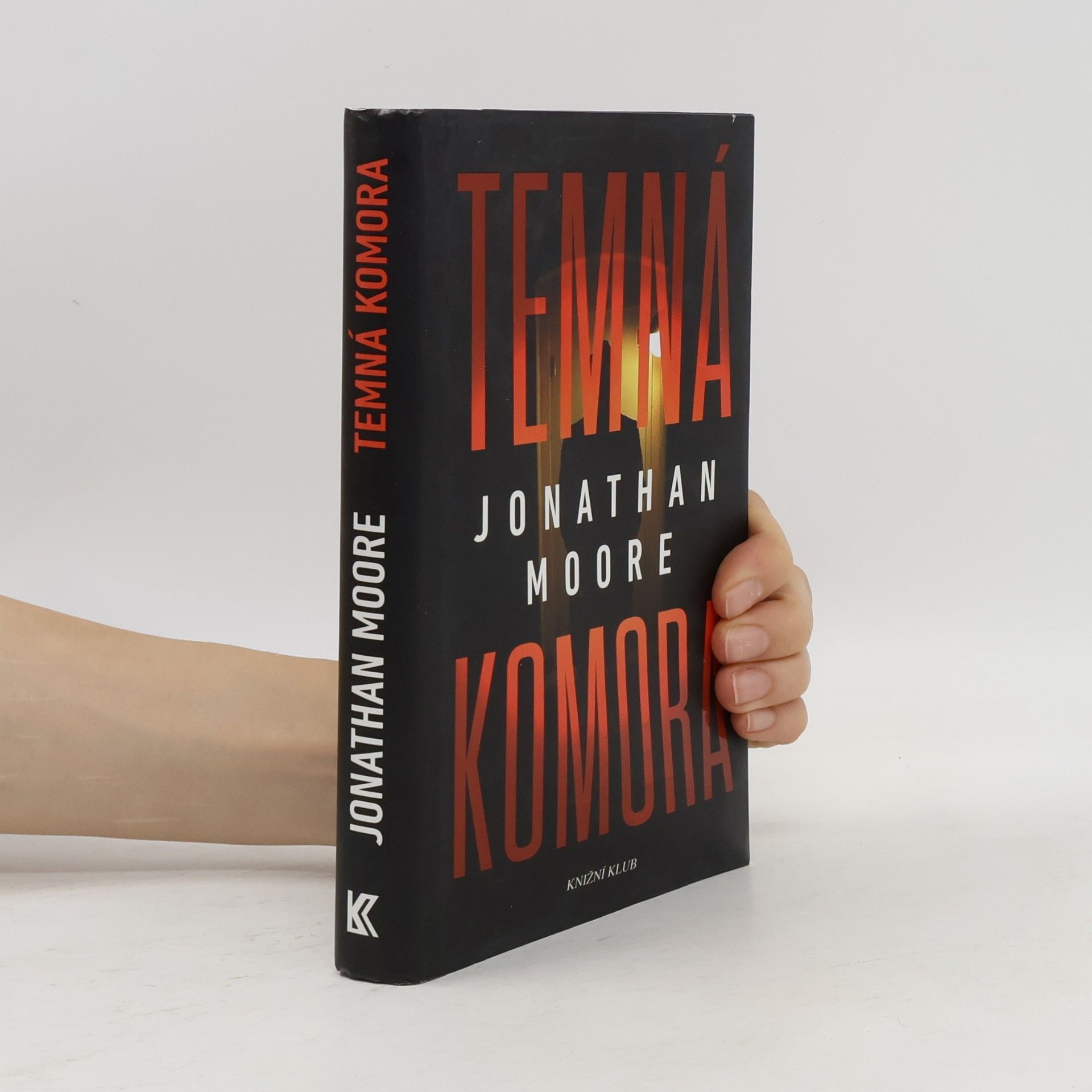 Jonathan Moore Temná komora