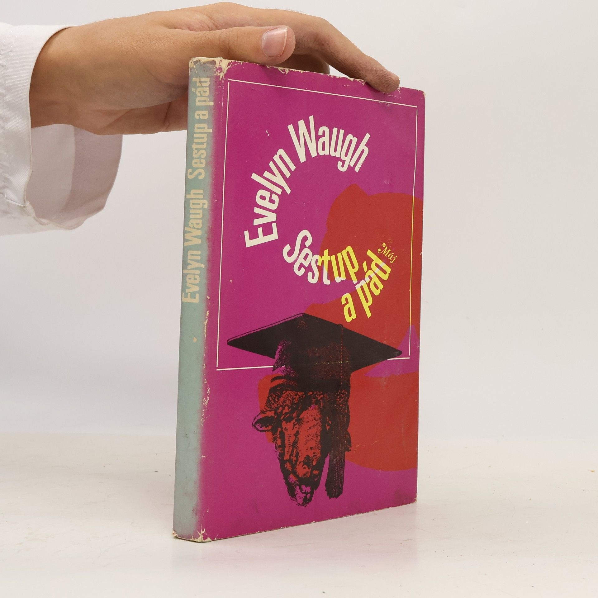 Evelyn Waugh Sestup a pád