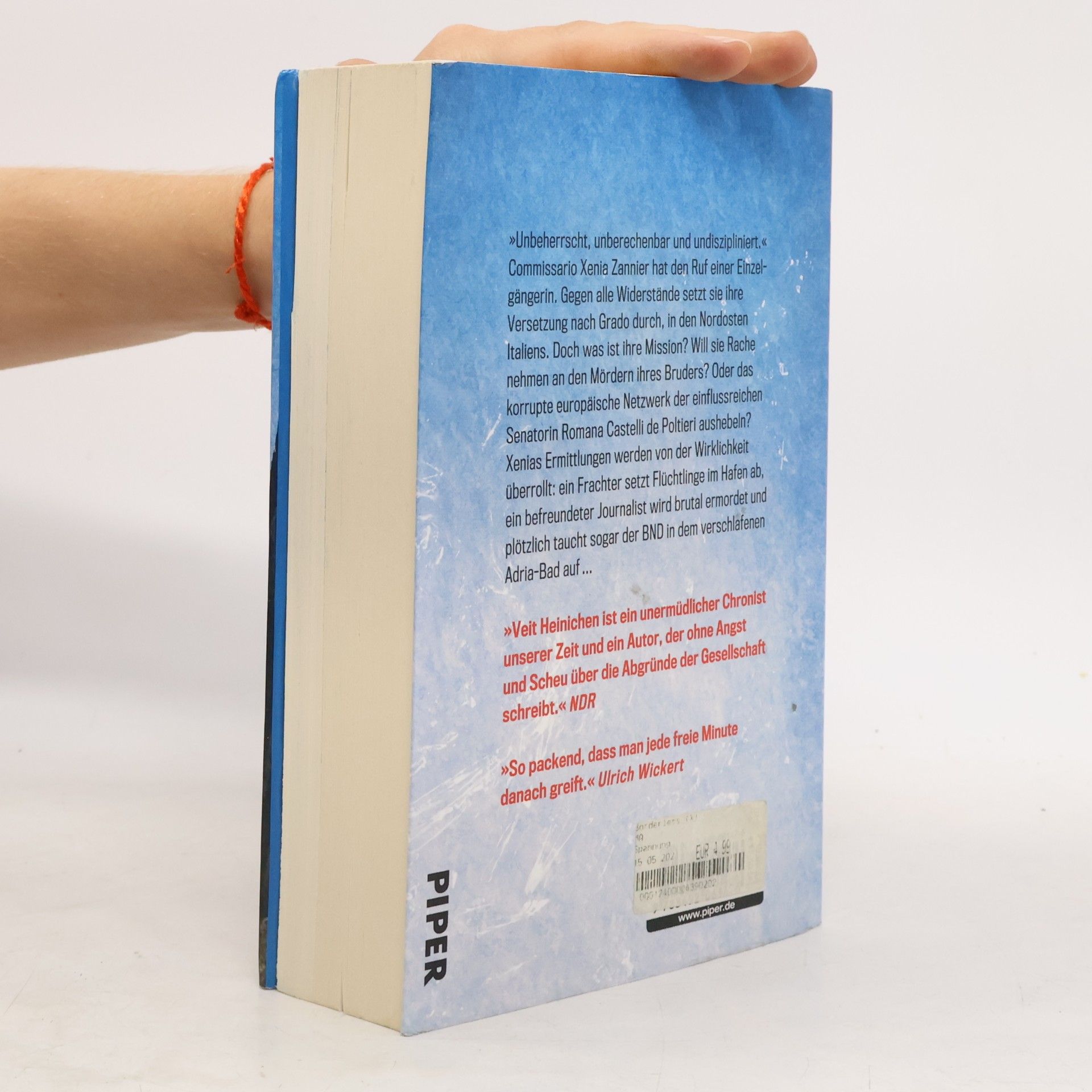 Veit Heinichen Borderless