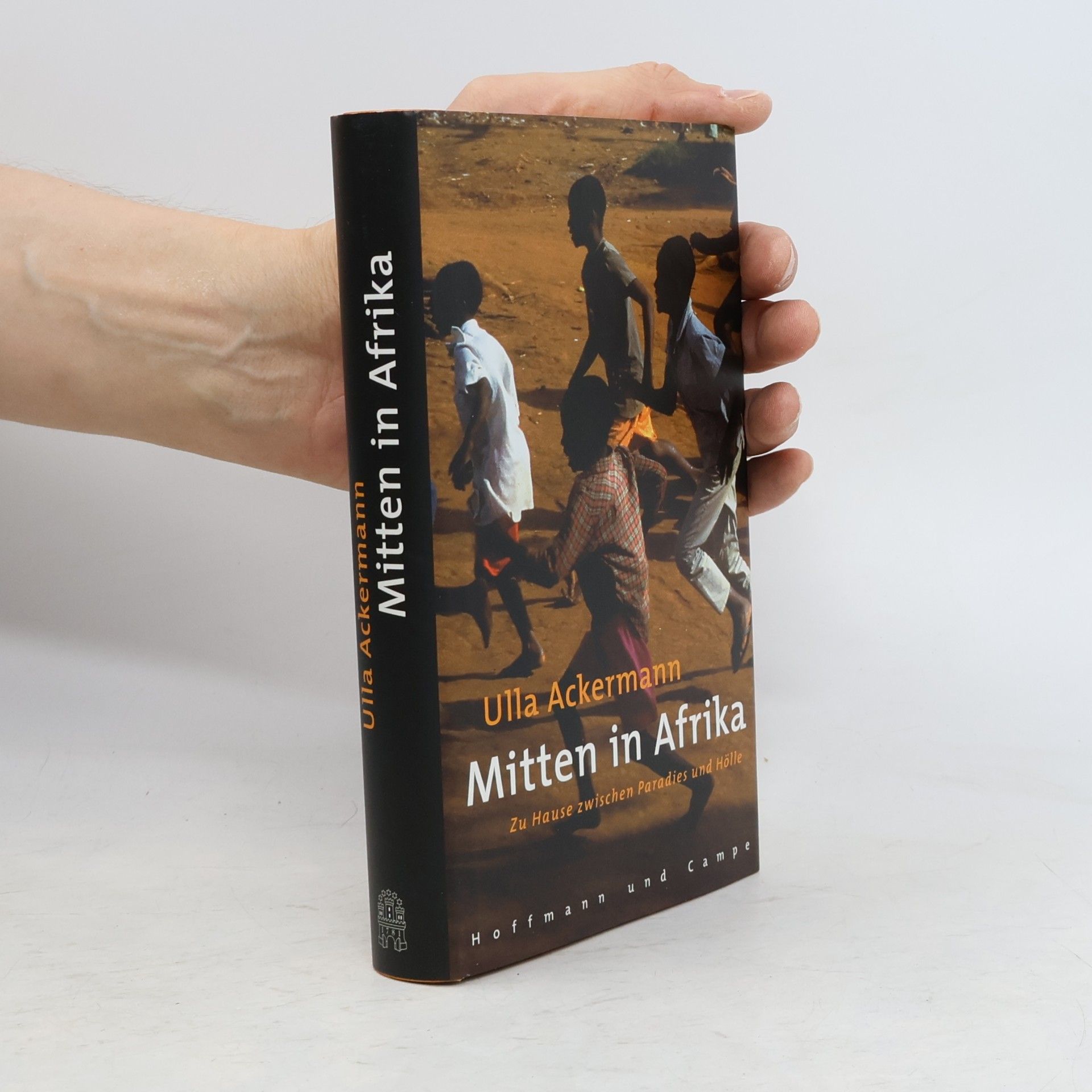 Ulla Ackermann Mitten in Afrika