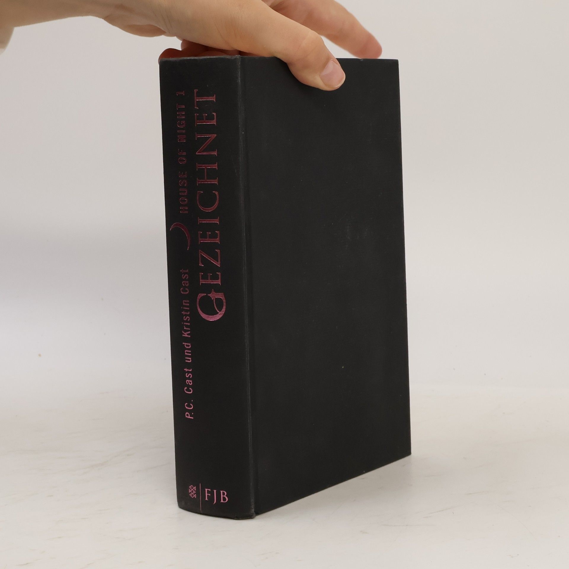 Phyllis Christine Cast House of Night 2. Betrogen