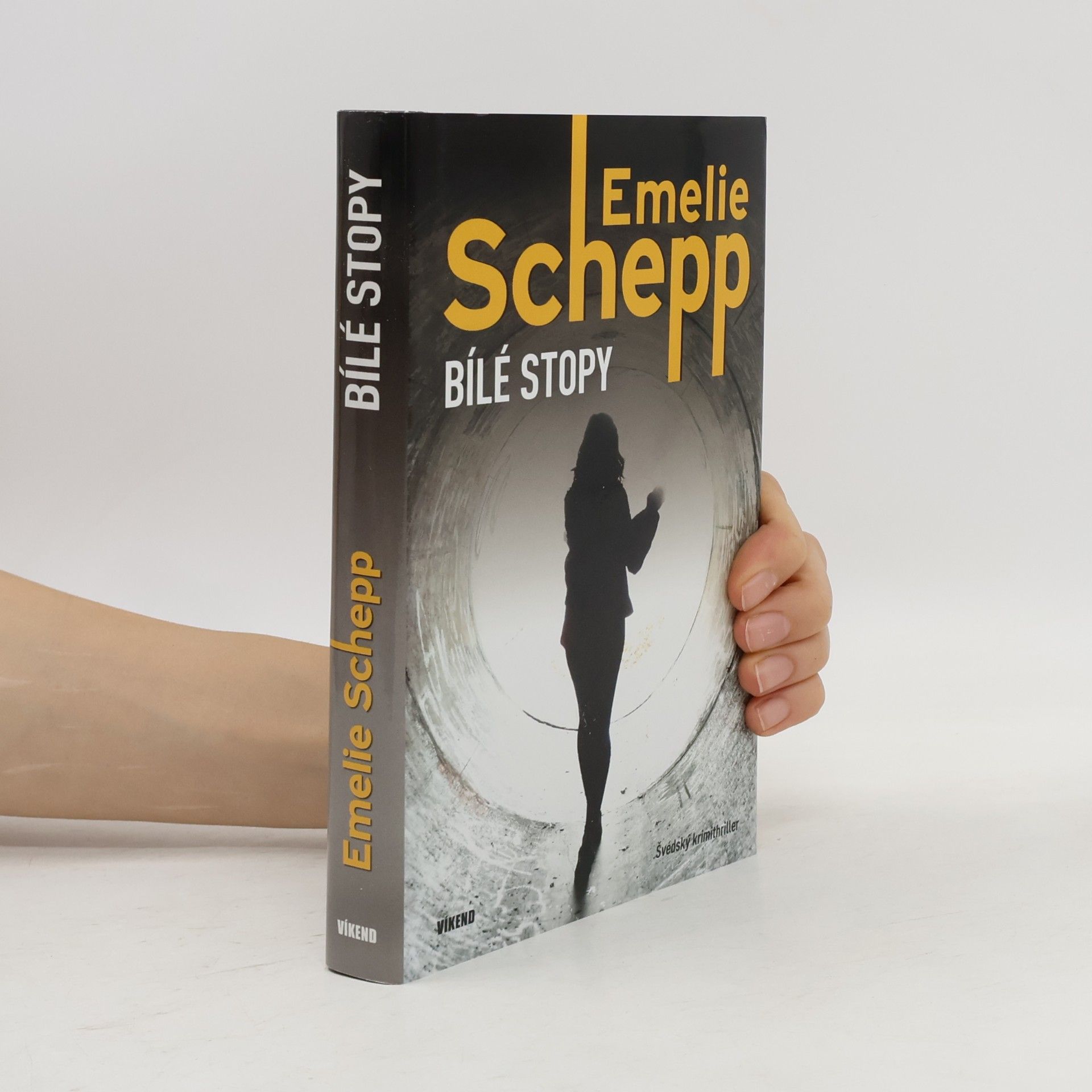 Emelie Schepp Bílé stopy