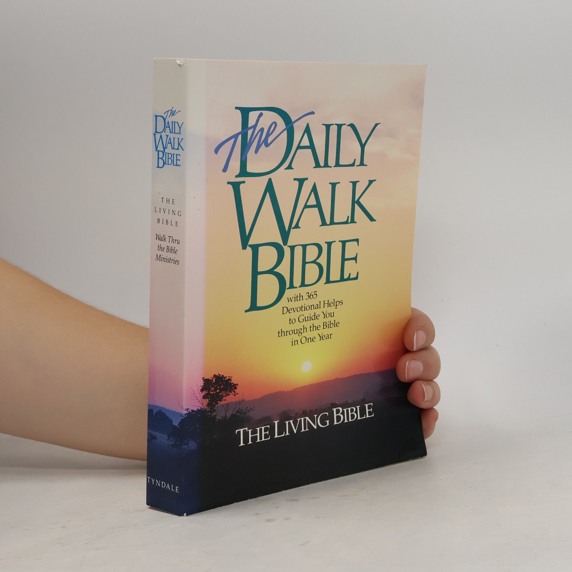 Walk Thru the Bible Ministries The Living Bible: The Daily Walk Bible