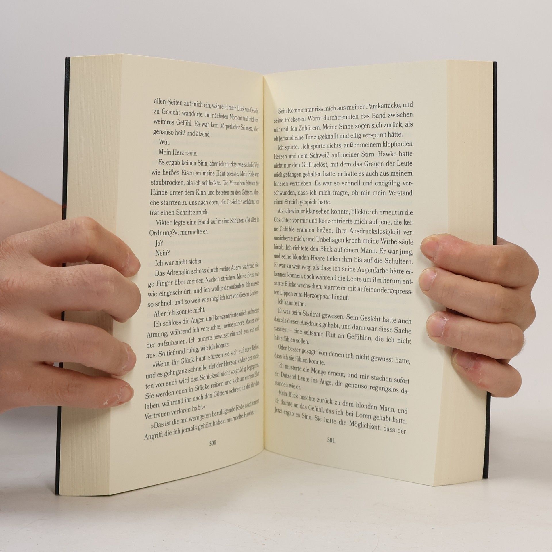 Jennifer L. Armentrout Blood and Ash