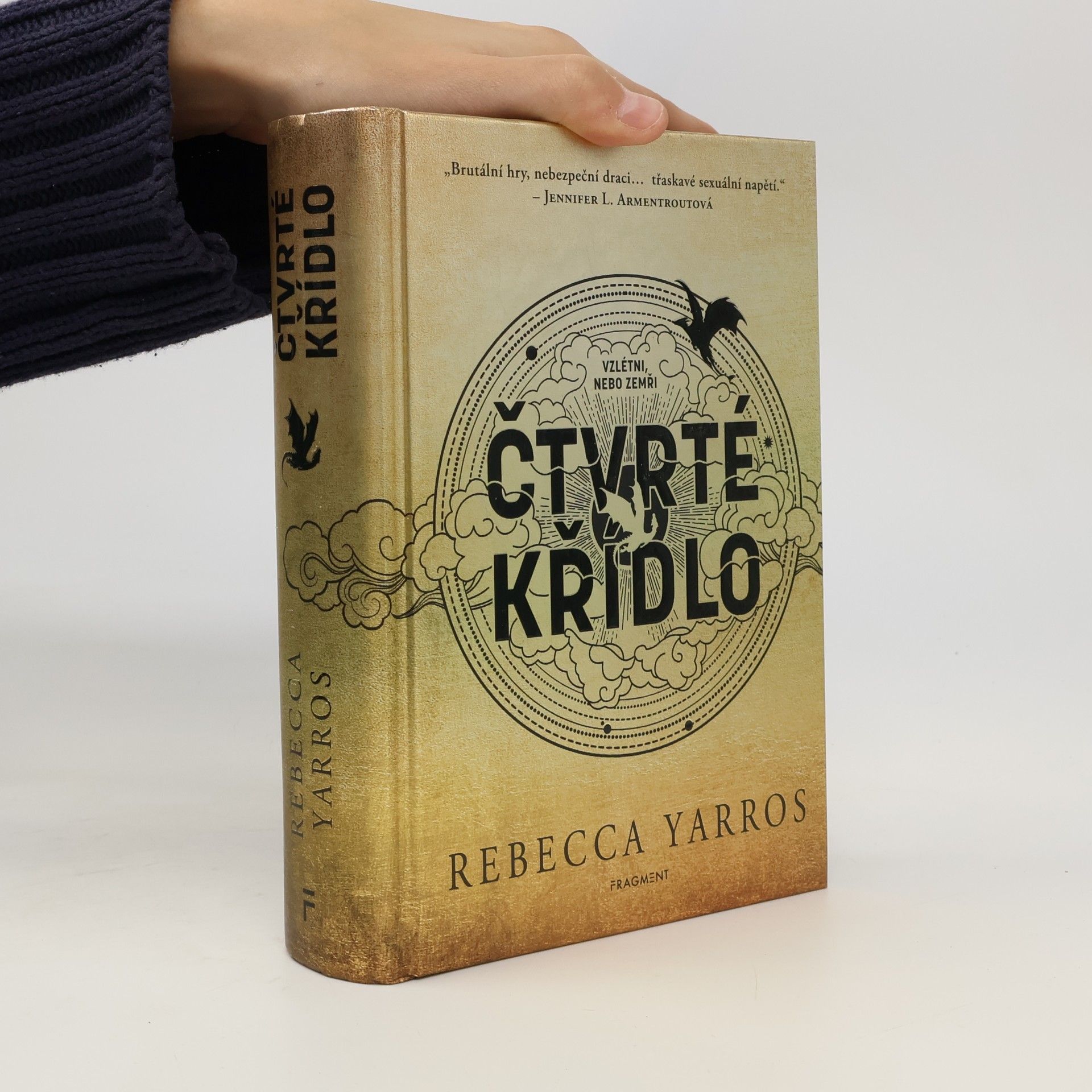 Rebecca Yarros Čtvrté křídlo