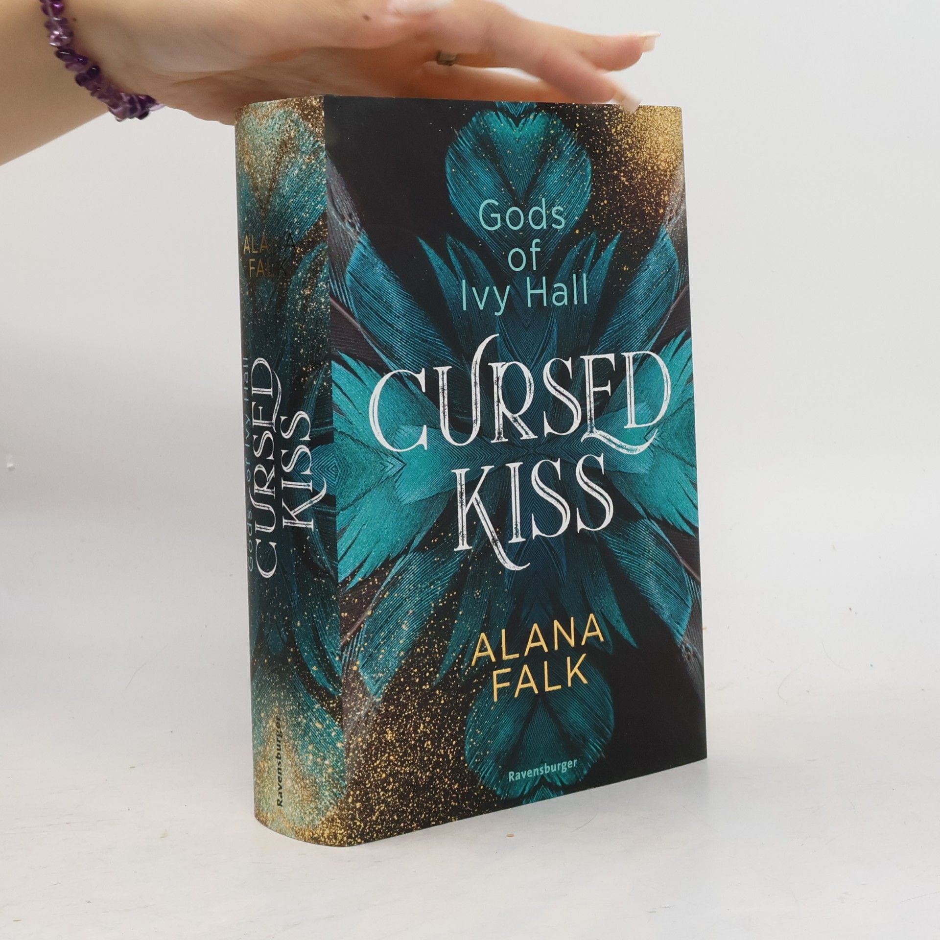 Alana Falk Gods of Ivy hall: Cursed kiss