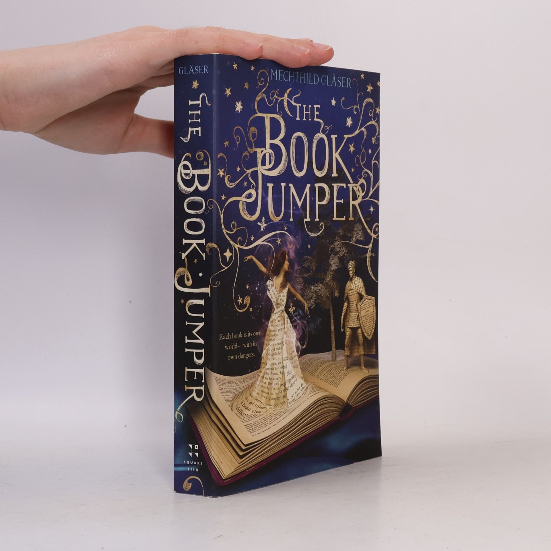 Mechthild Gläser The book jumper