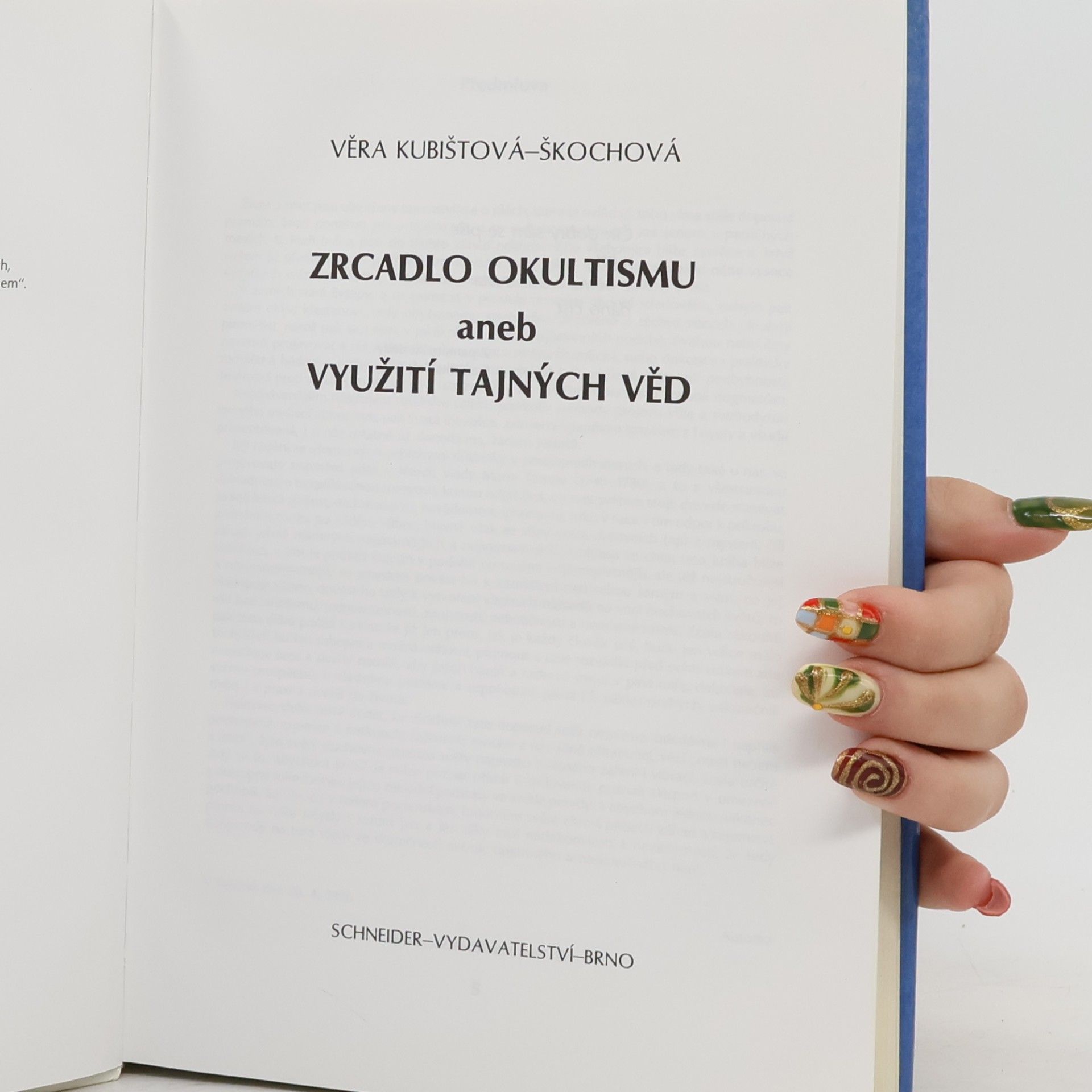 Věra Kubištová Zrcadlo okultismu, aneb, Využití tajných věd