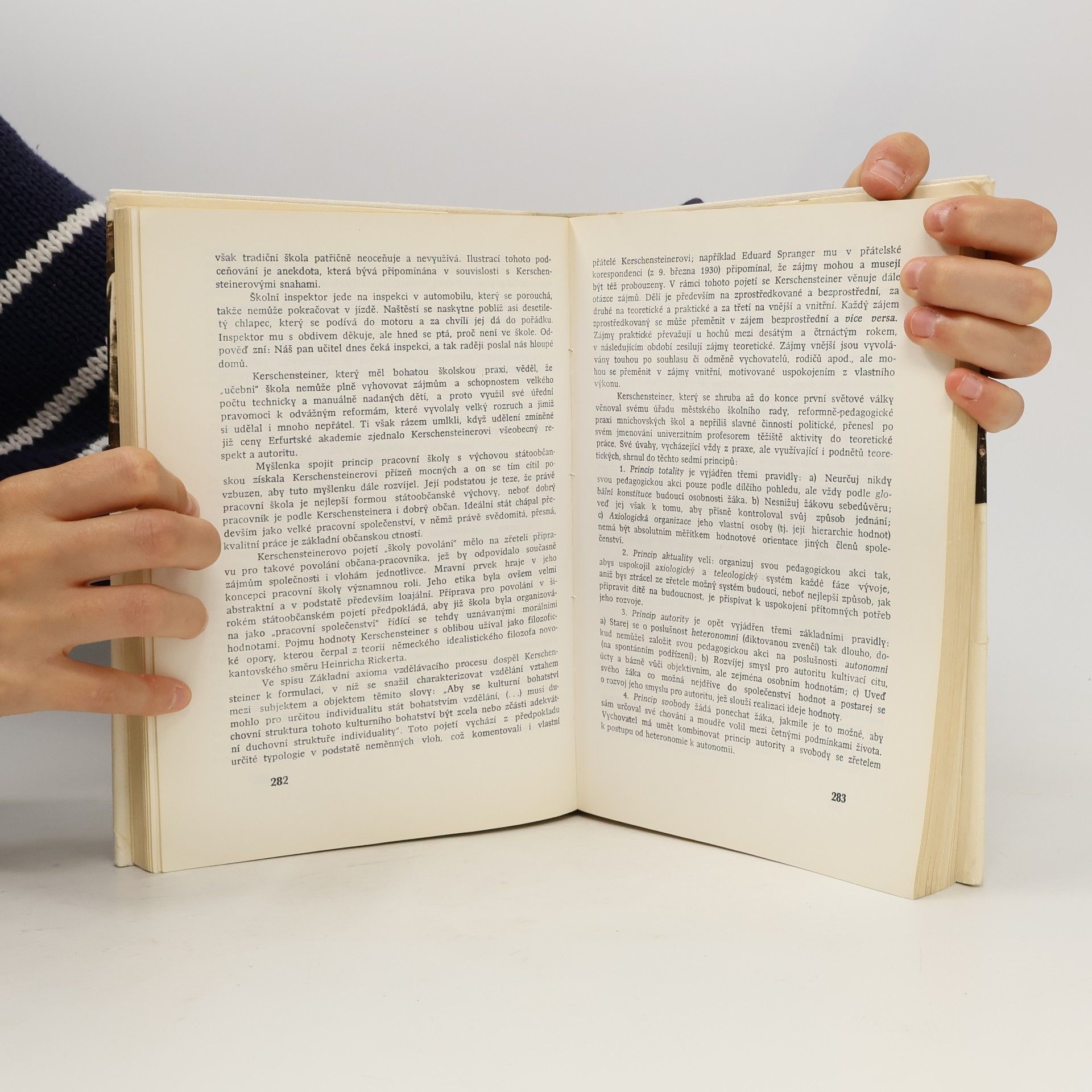 Miroslav Cipro Průvodce dějinami výchovy