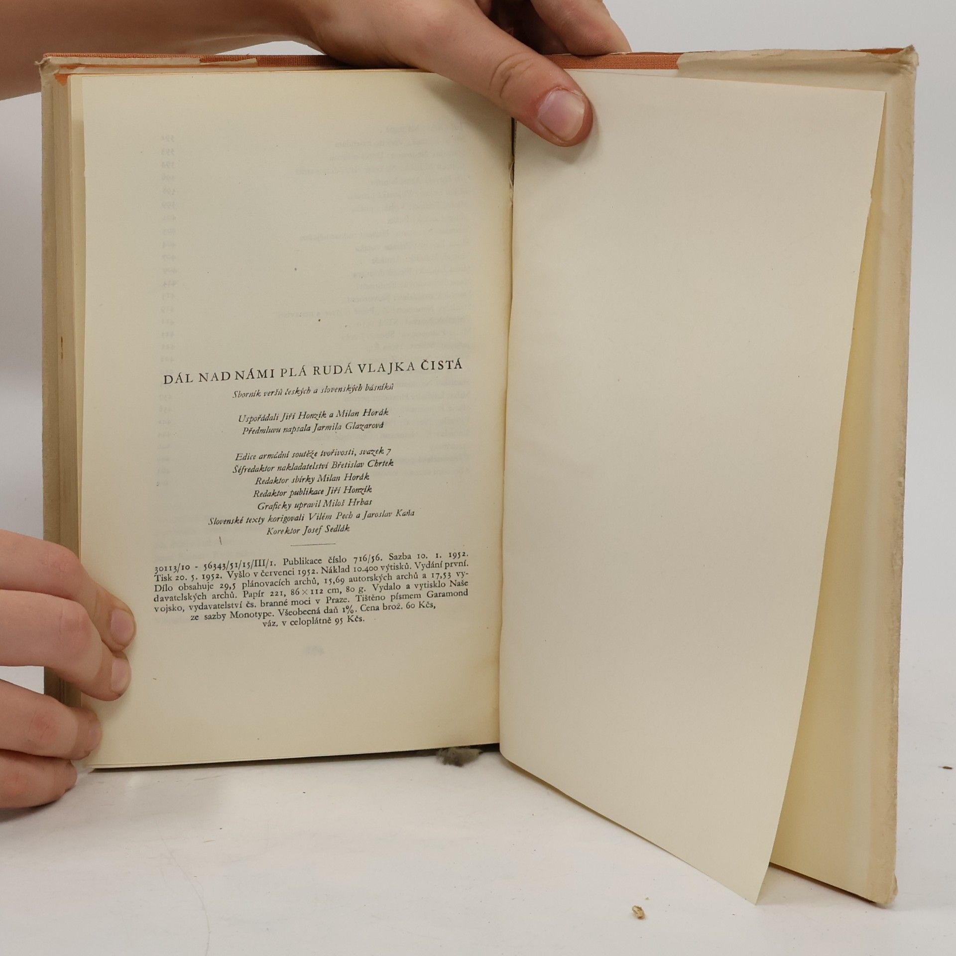 Various authors Dál nad námi plá rudá vlajka čistá