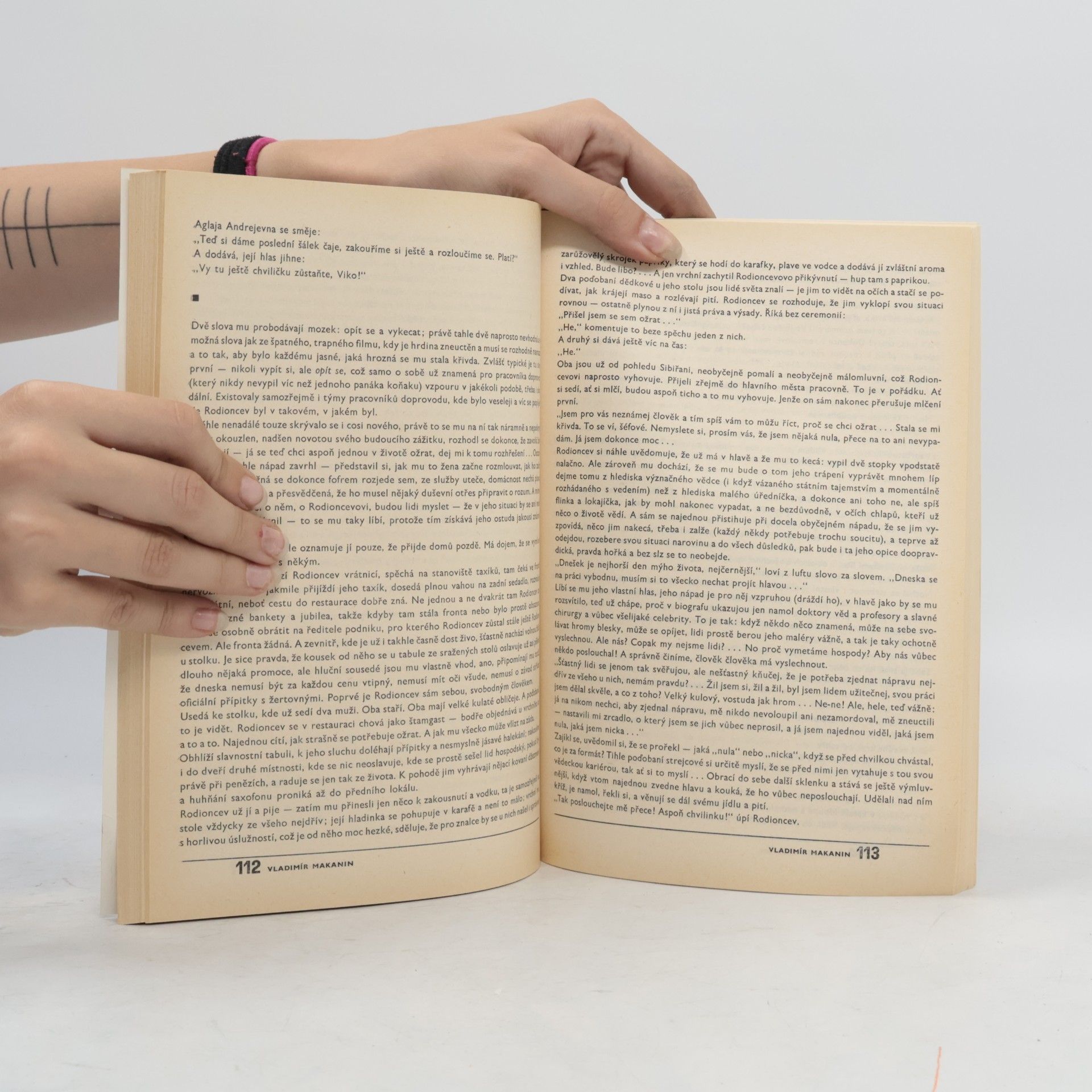Autorenkollektiv Světová literatura 6/1983