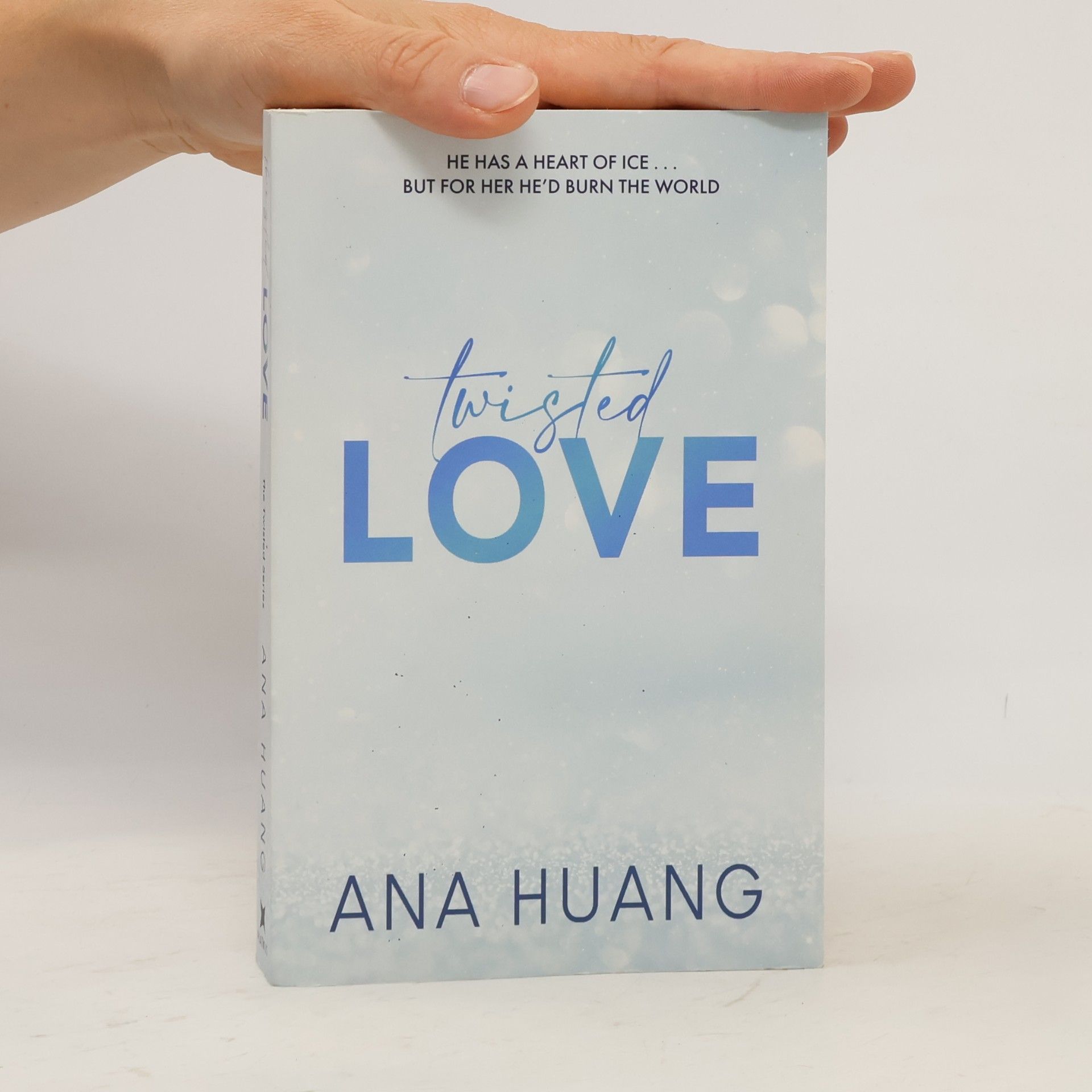 Ana Huang Twisted love. Twisted book one