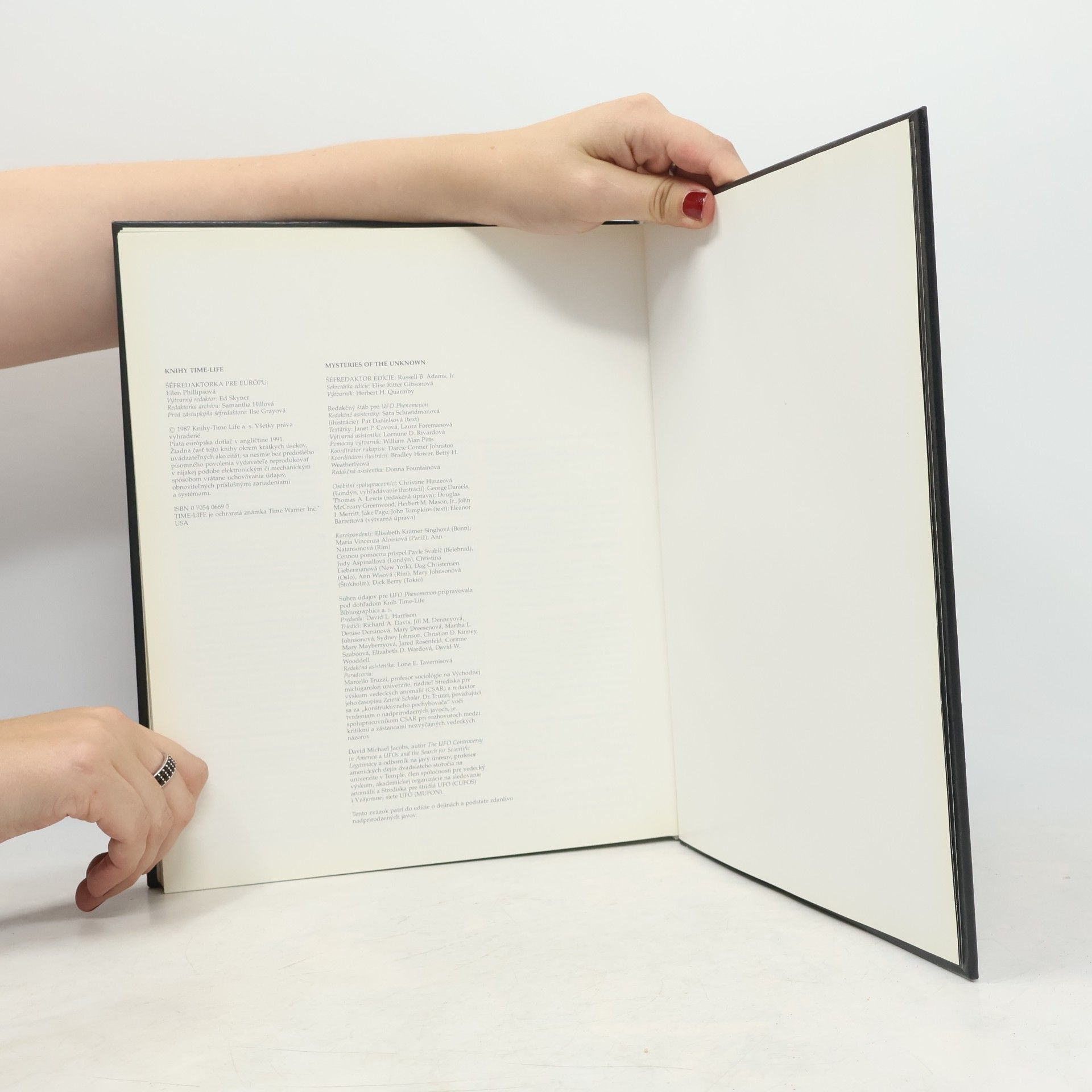 Various authors Edícia záhad. Ufo