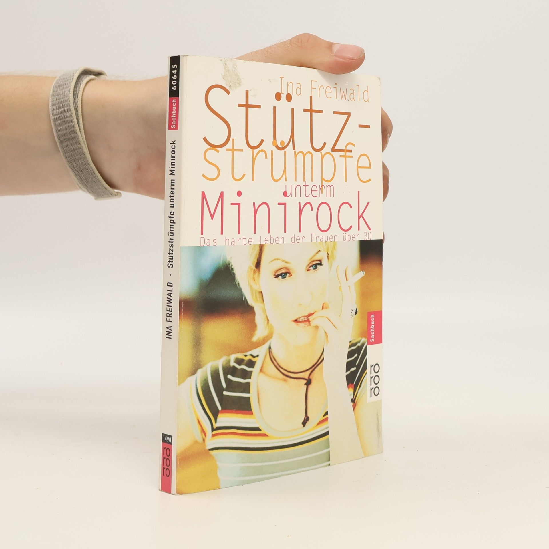 Ina Freiwald Stützstrümpfe unterm Minirock