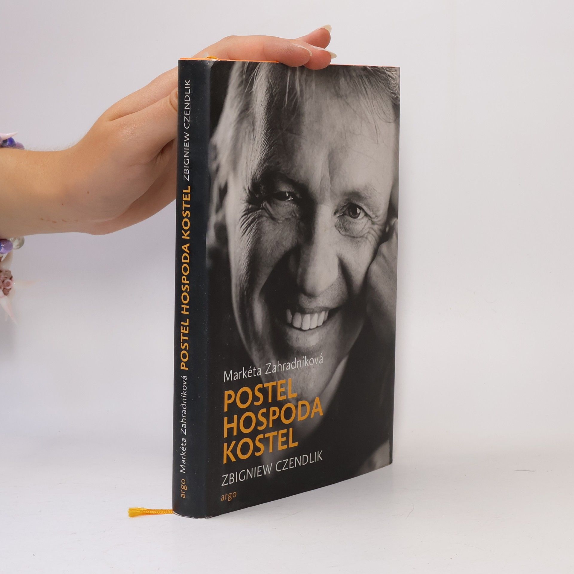 Markéta Zahradníková Postel, hospoda, kostel