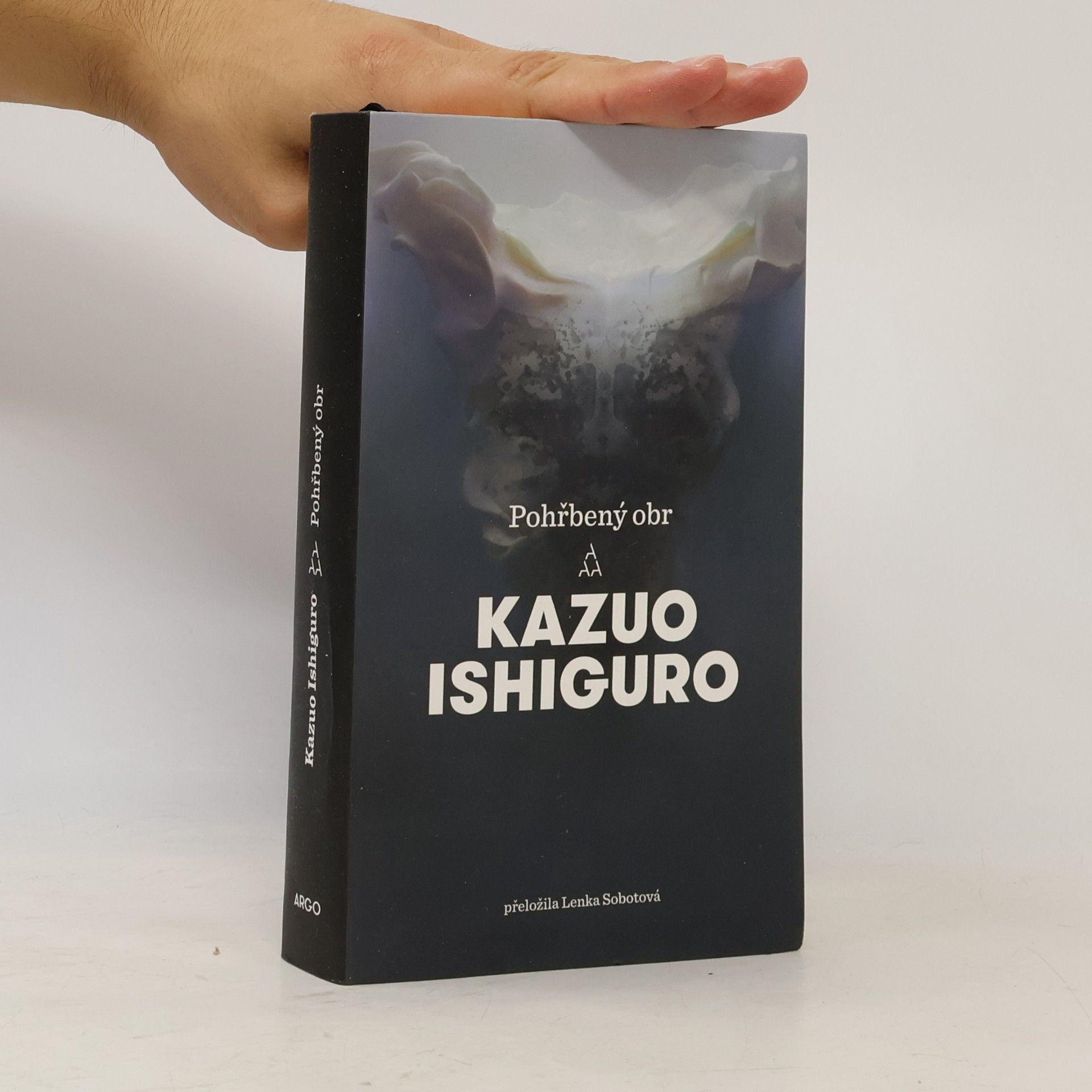 Kazuo Ishiguro Pohřbený obr
