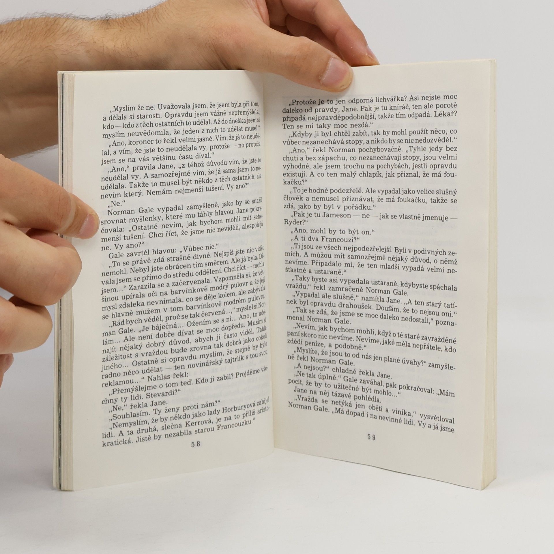 Agatha Christie Smrt v oblacích