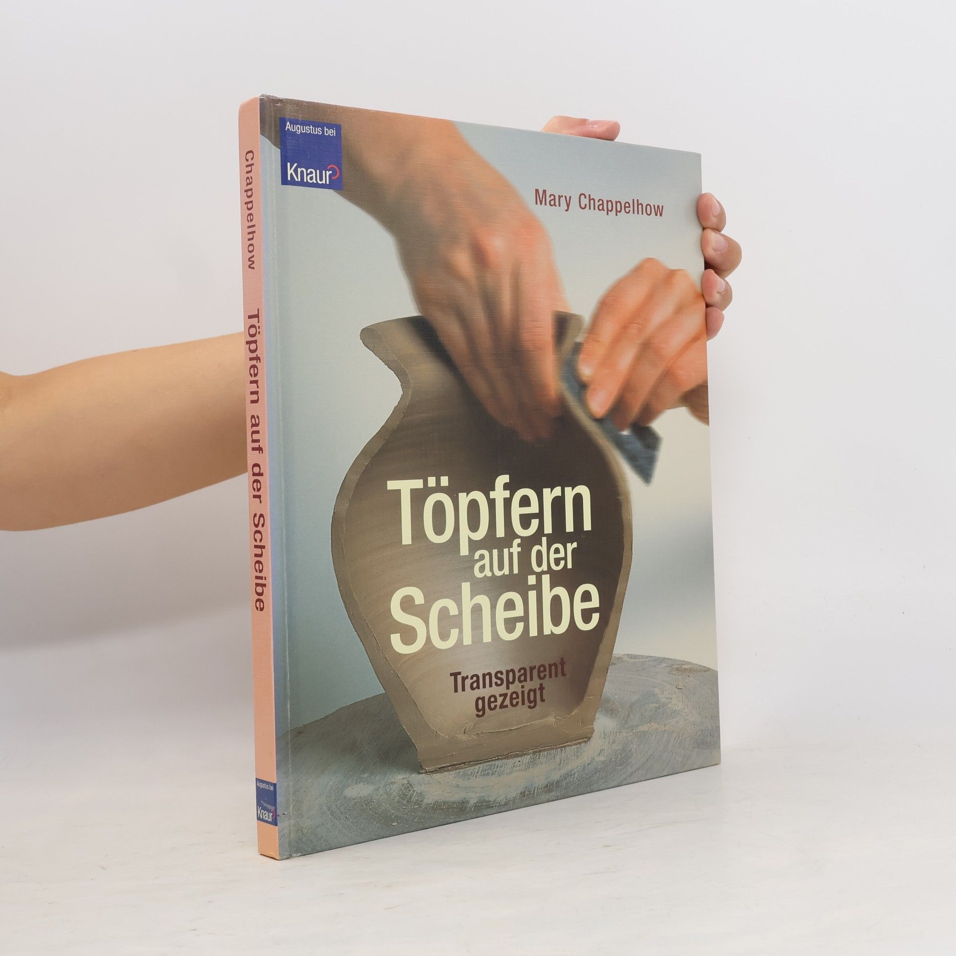 Mary Chappelhow Töpfern auf der Scheibe. Transparent gezeigt